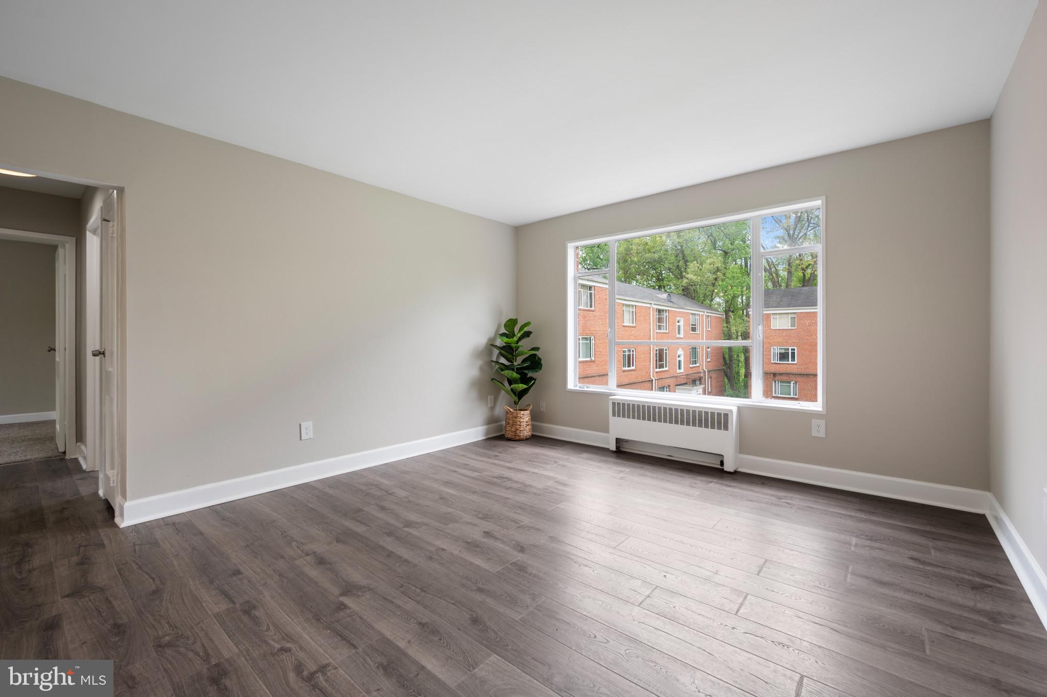 10411 MONTROSE AVENUE 202
