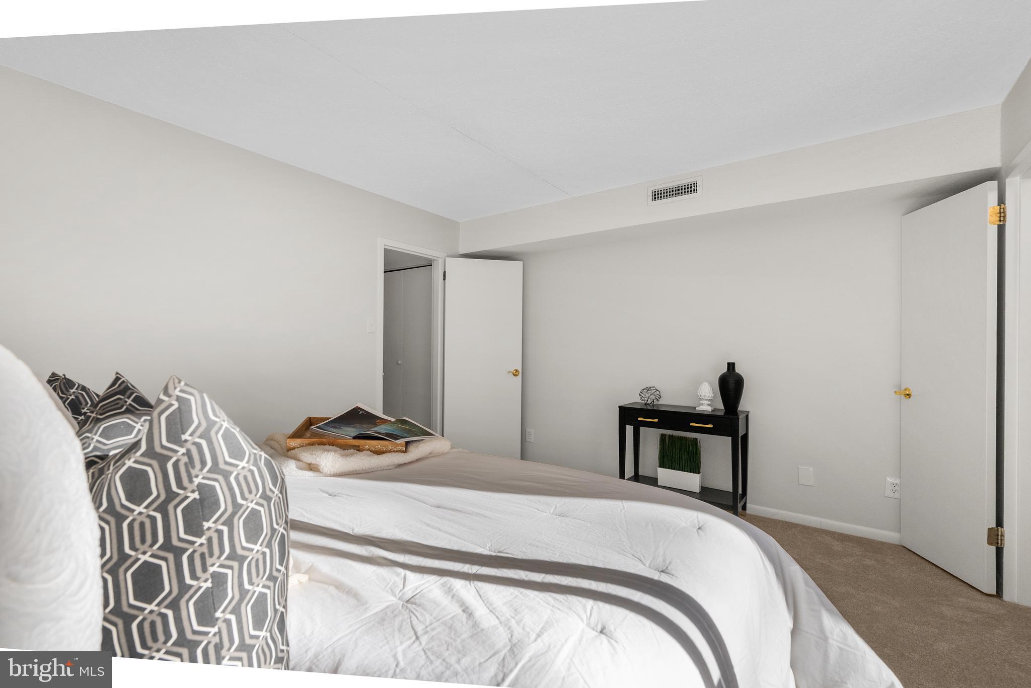 LAKEVIEW - Residential