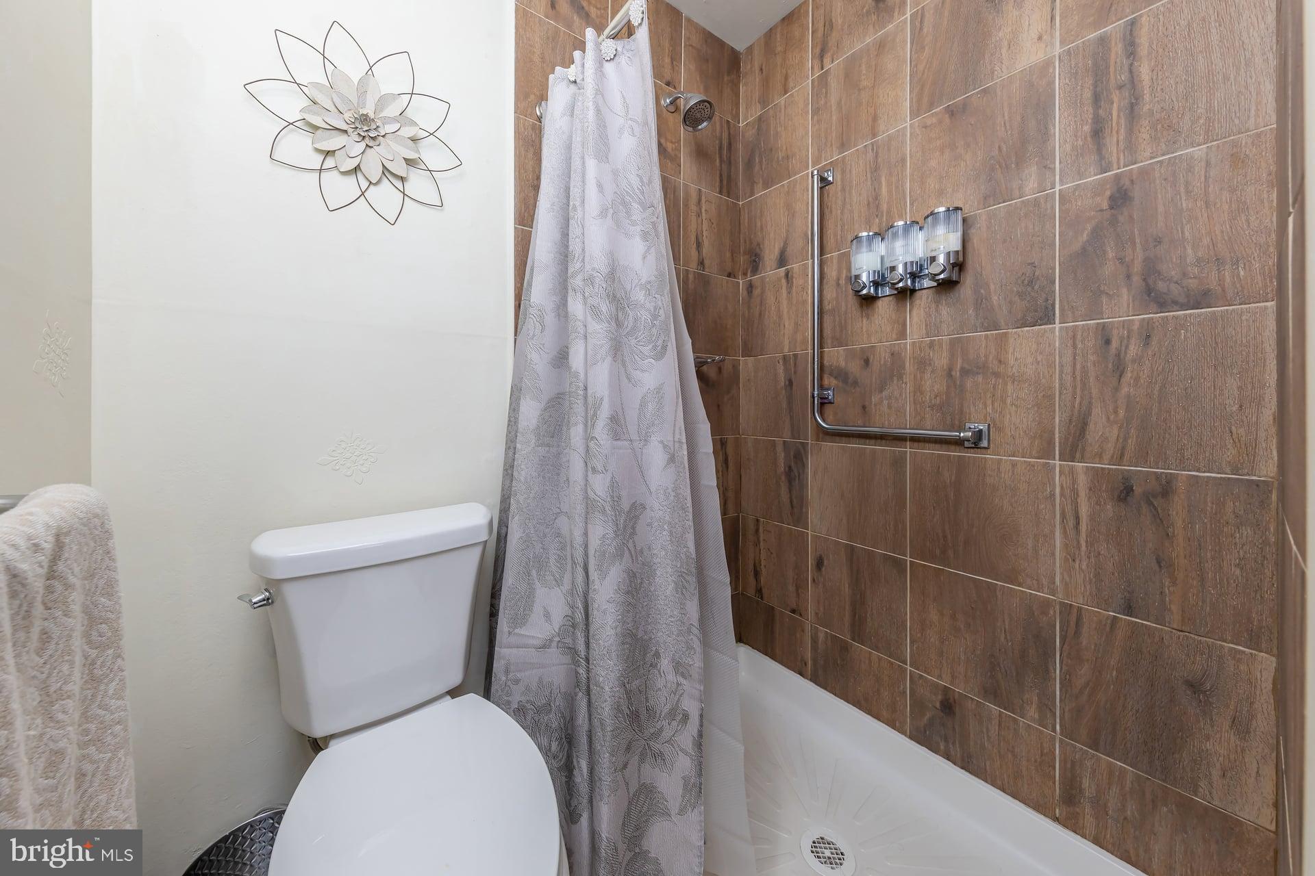 LEISURETOWNE - Residential