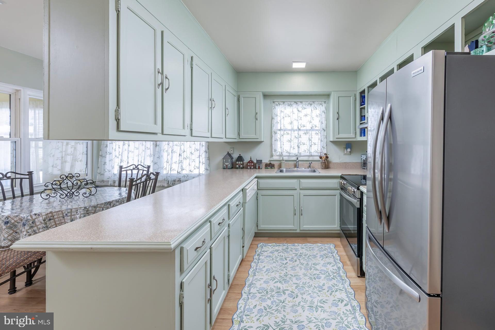 LEISURETOWNE - Residential