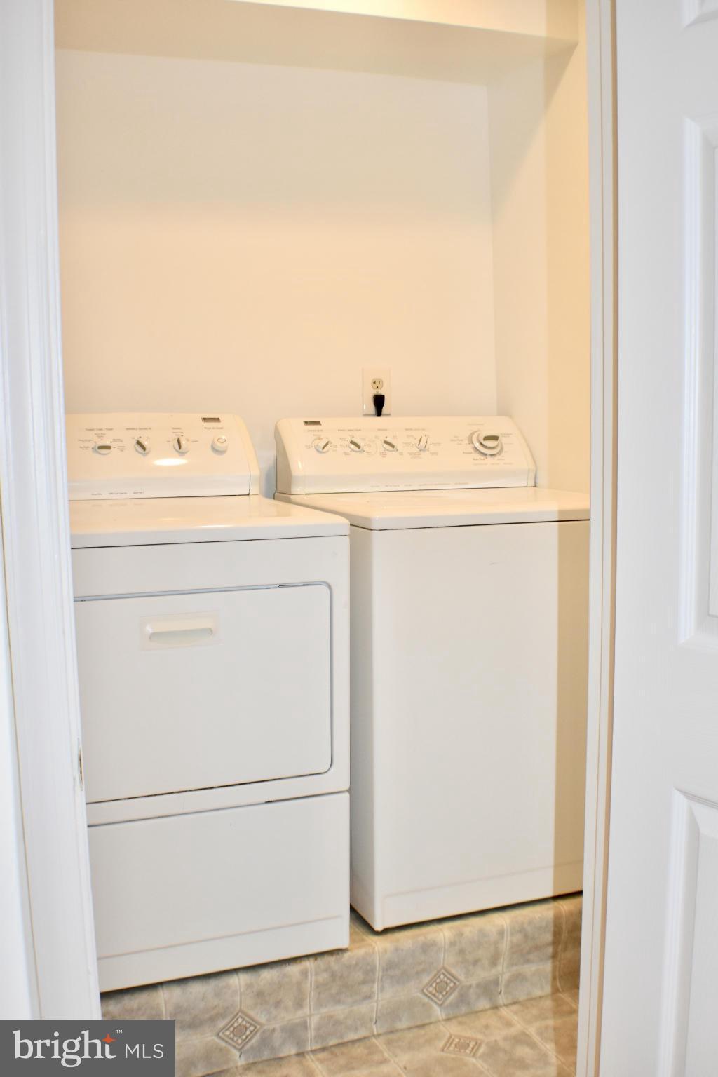 CEDAR RUN ESTS - Residential Lease