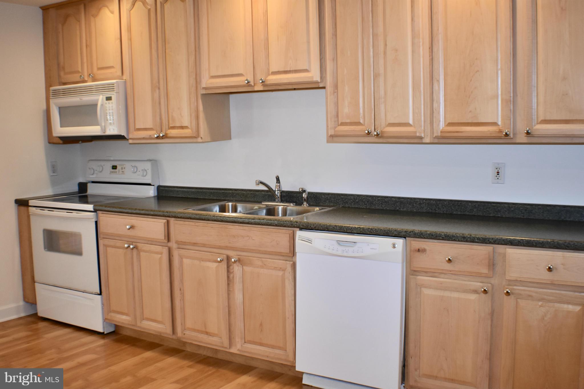 CEDAR RUN ESTS - Residential Lease