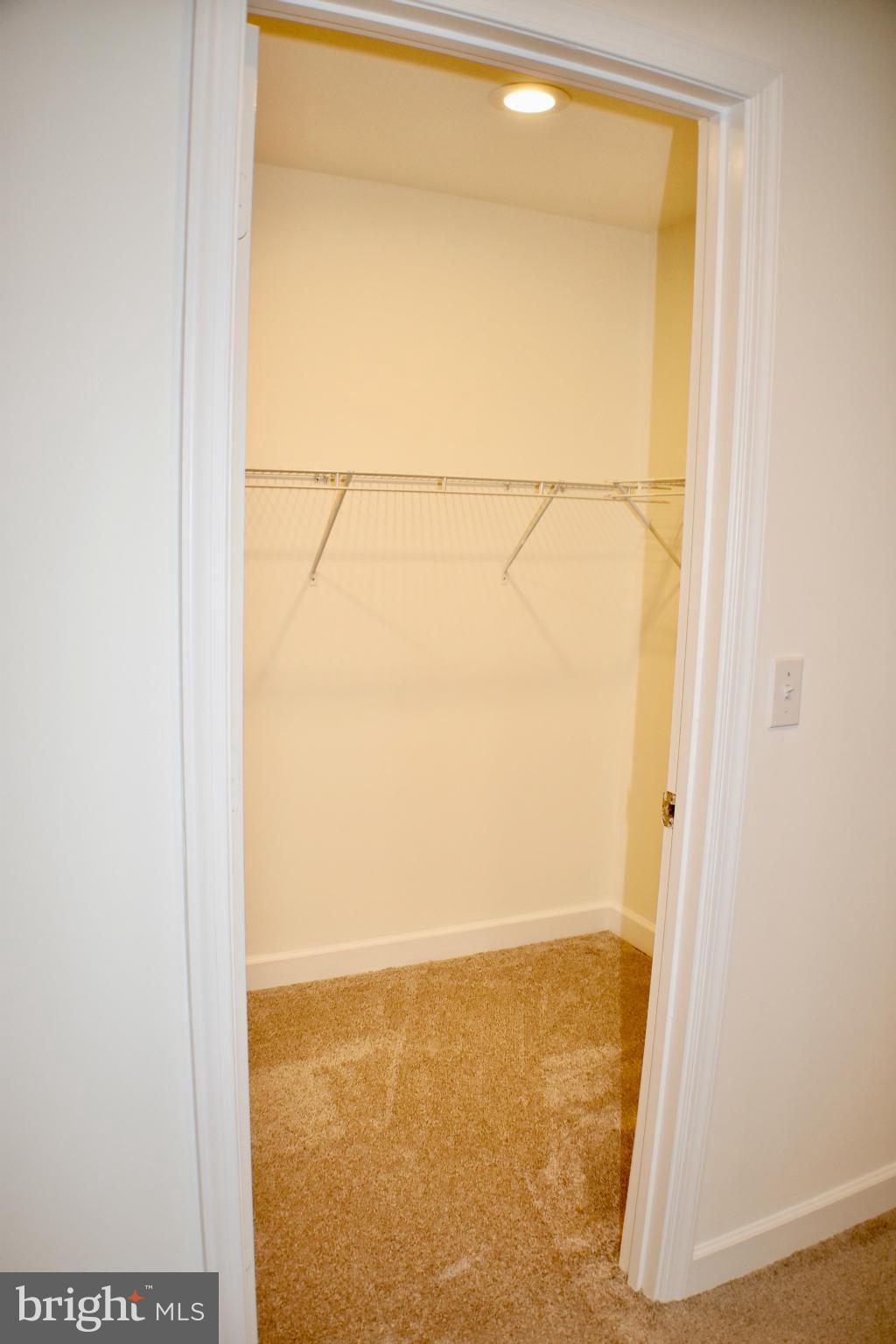 CEDAR RUN ESTS - Residential Lease