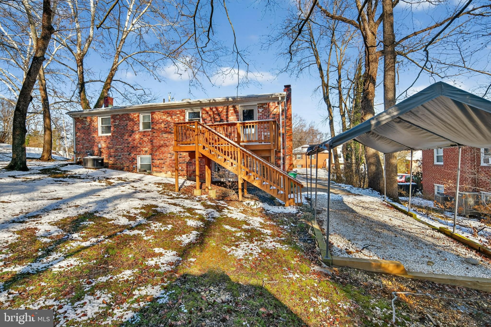 LINDA KNOLLS - Residential