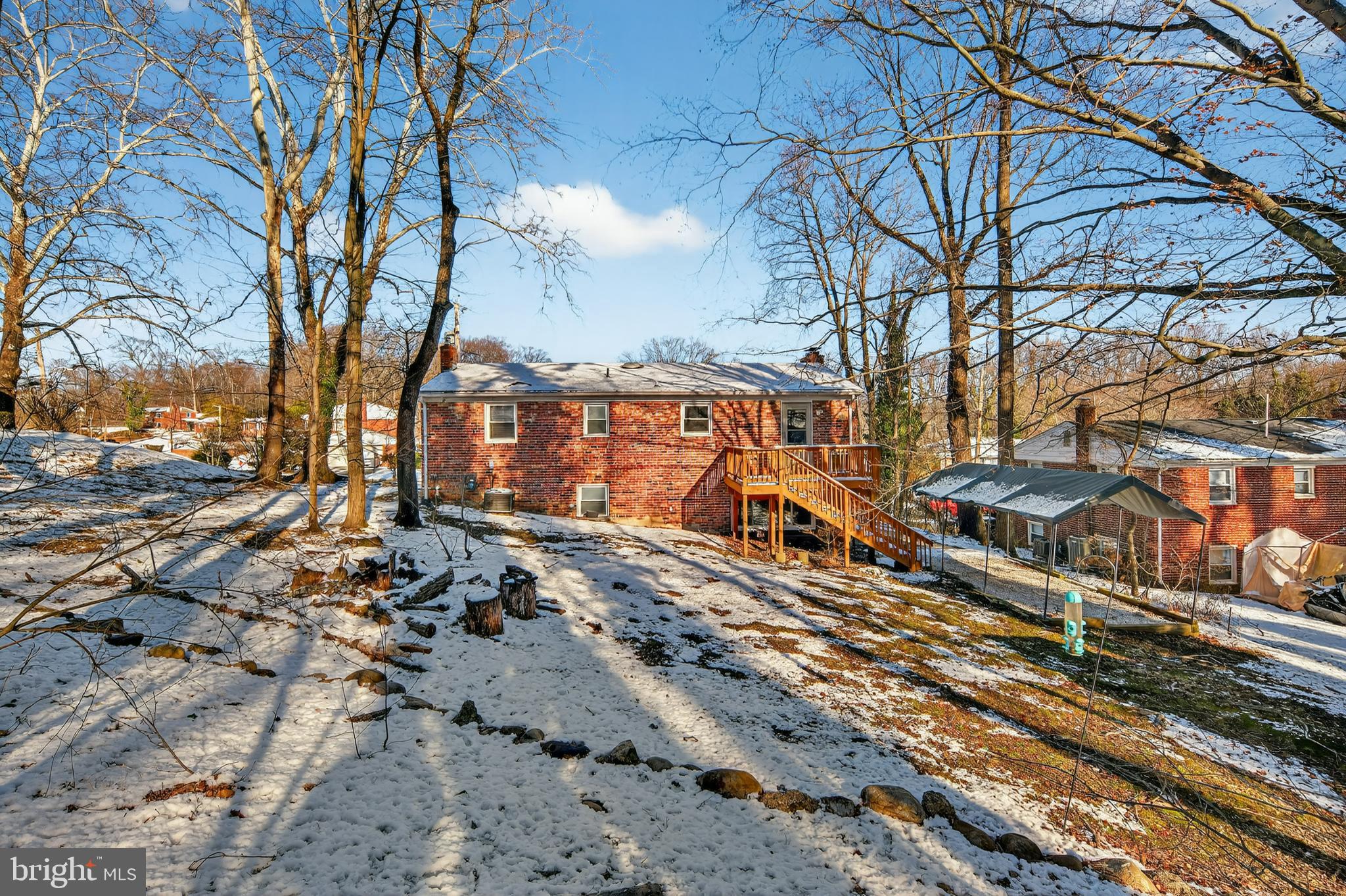 LINDA KNOLLS - Residential