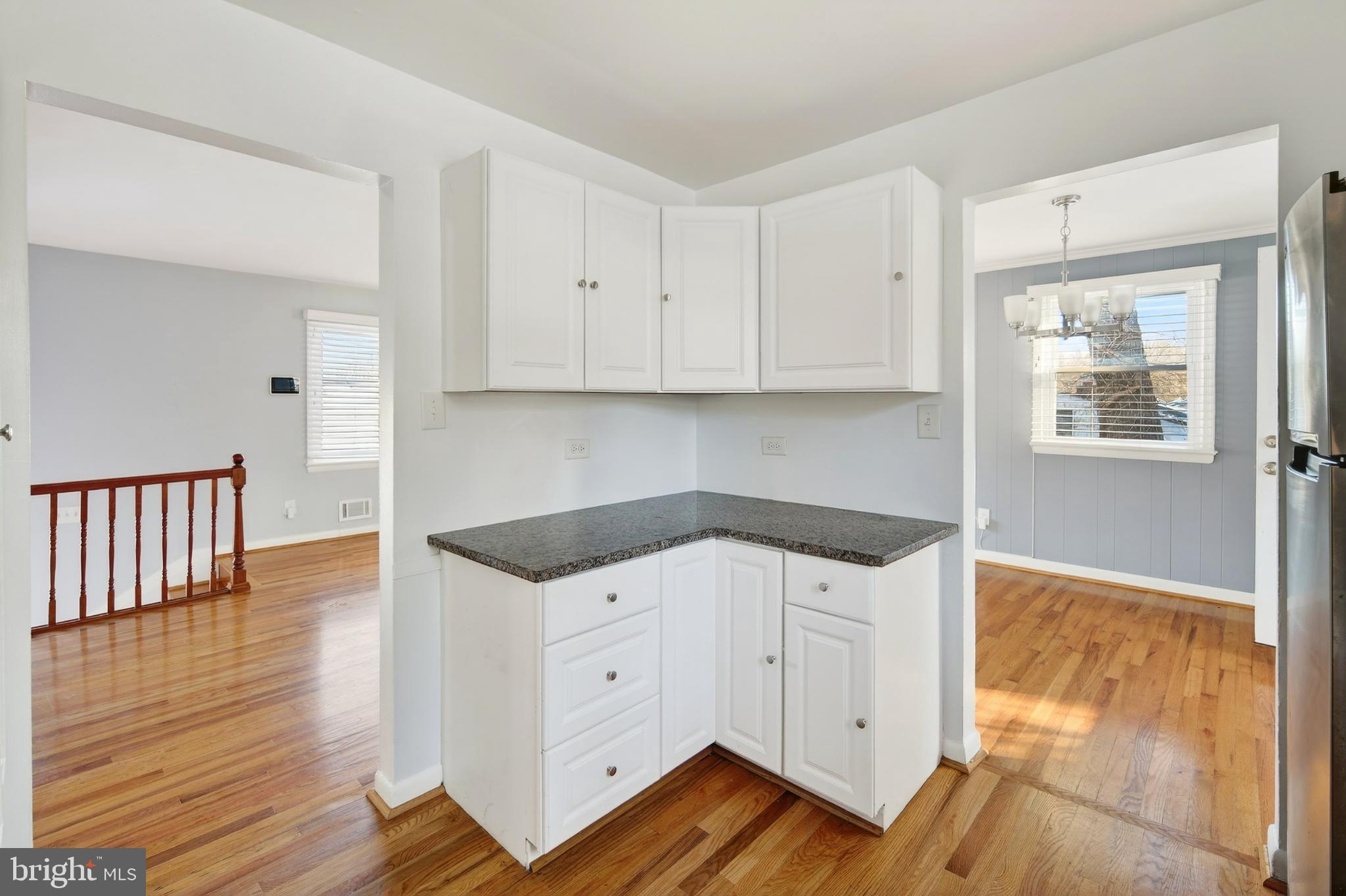 LINDA KNOLLS - Residential