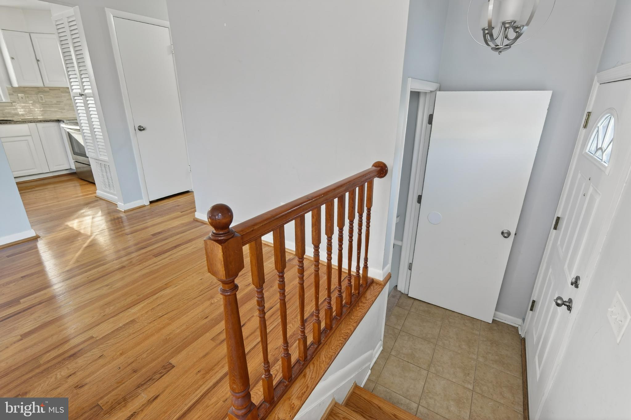 LINDA KNOLLS - Residential