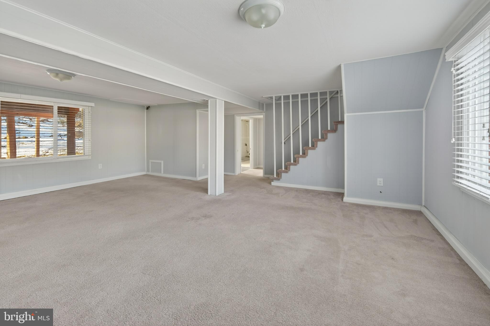 LINDA KNOLLS - Residential