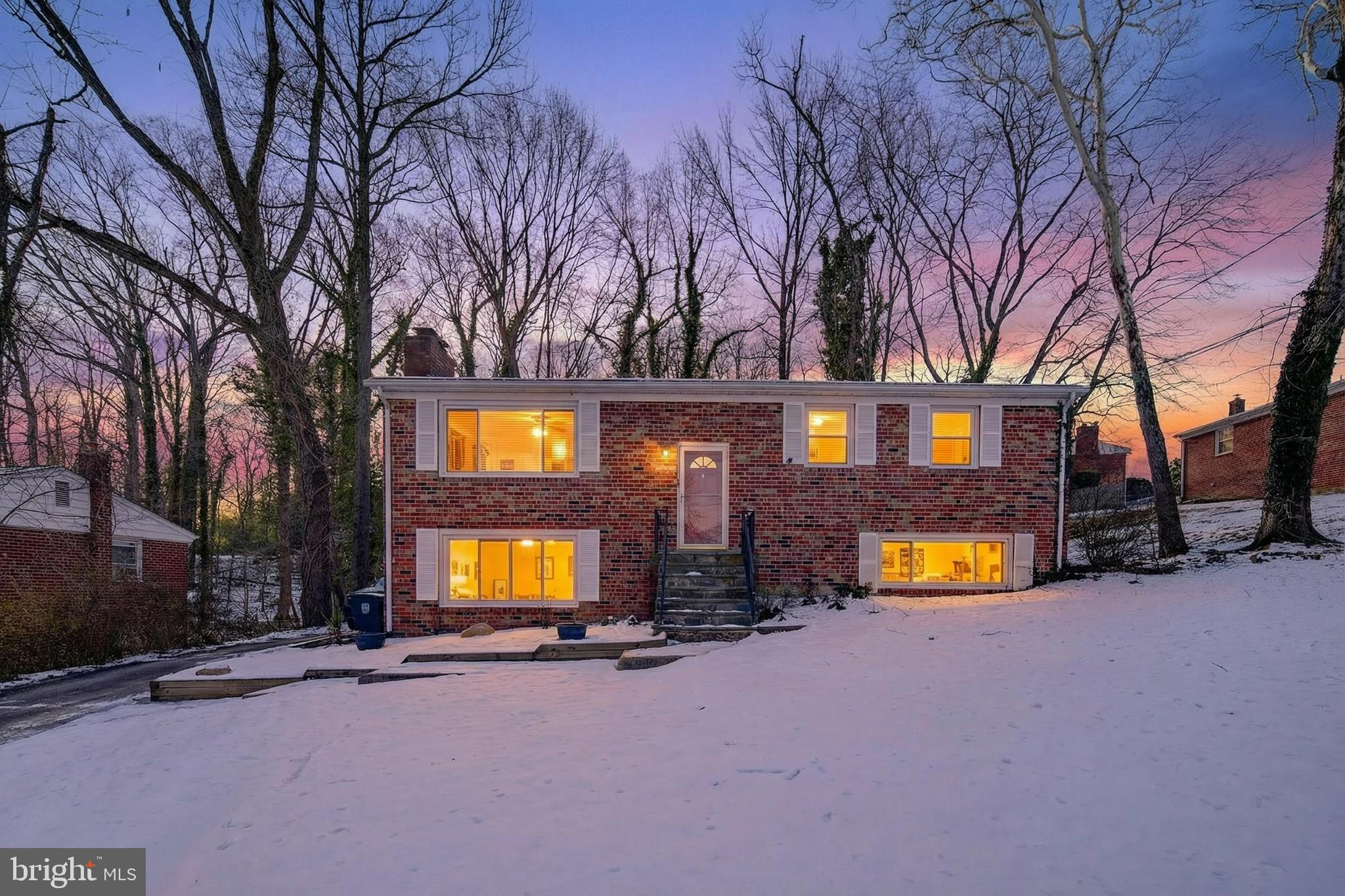 LINDA KNOLLS - Residential