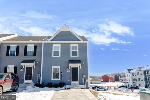 12 ORCHARD GREEN DRIVE CHARLES TOWN WV 25414