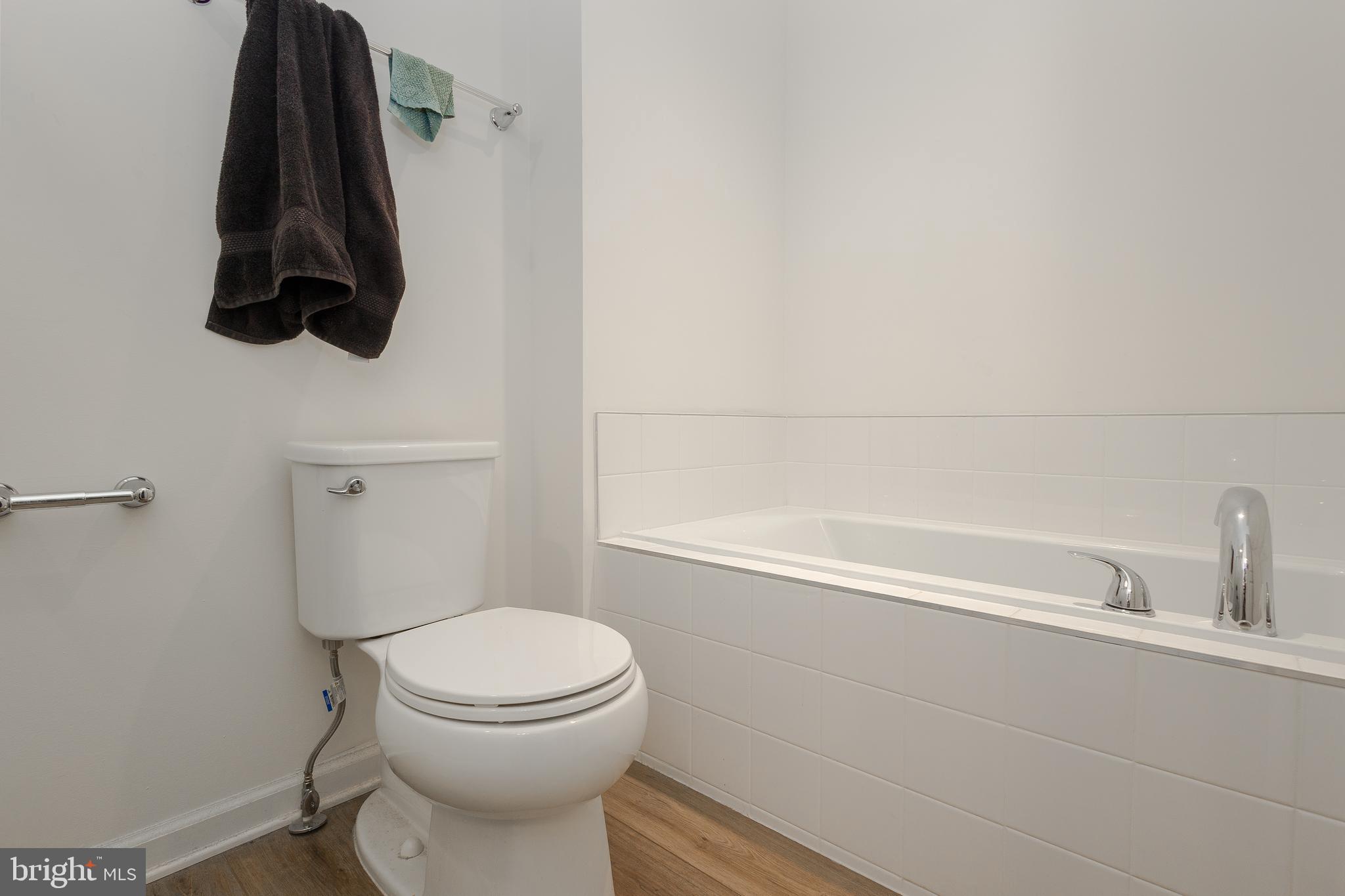 TOWNES AT TATE MANOR - Residential