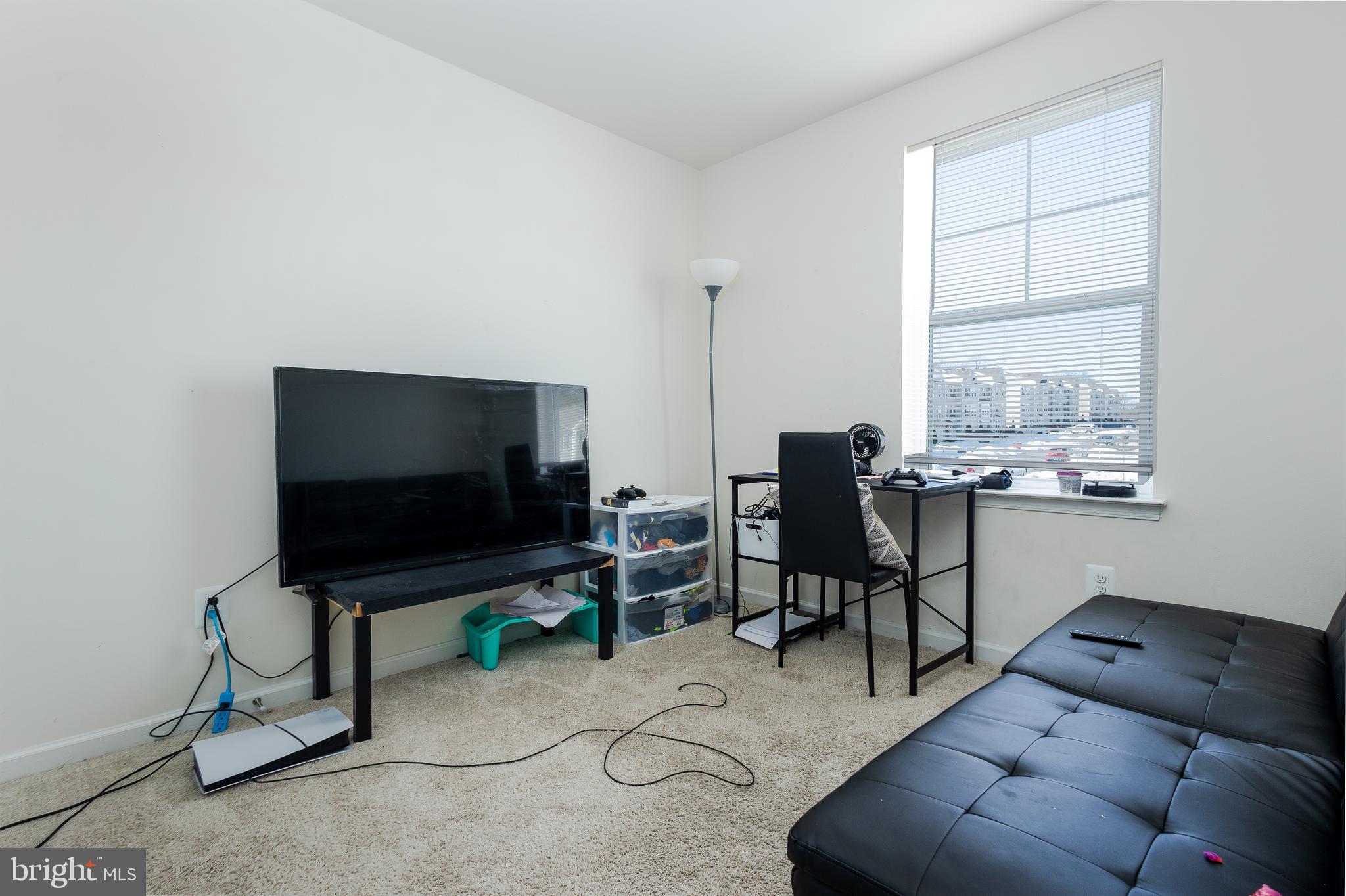 TOWNES AT TATE MANOR - Residential