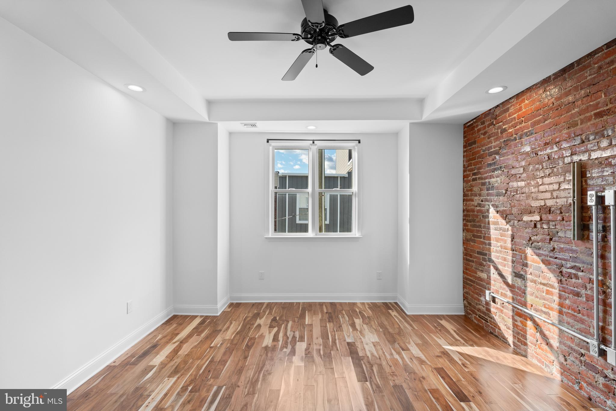 WHITMAN - Residential