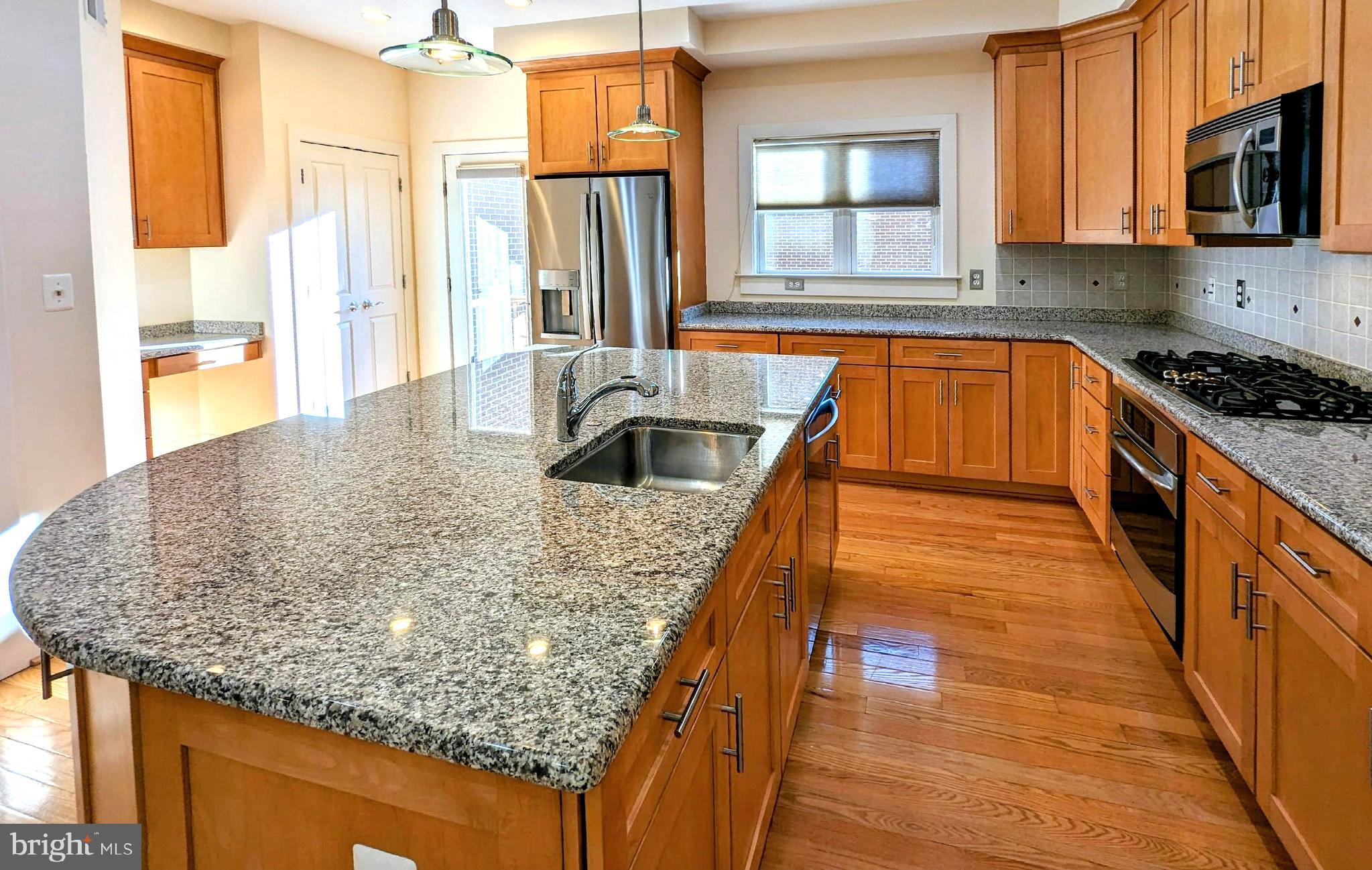 CENTERPOINTE - Residential