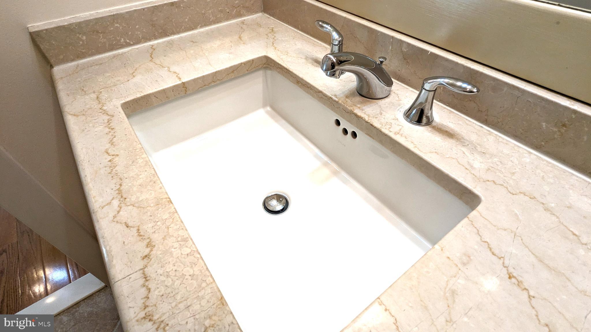 CENTERPOINTE - Residential