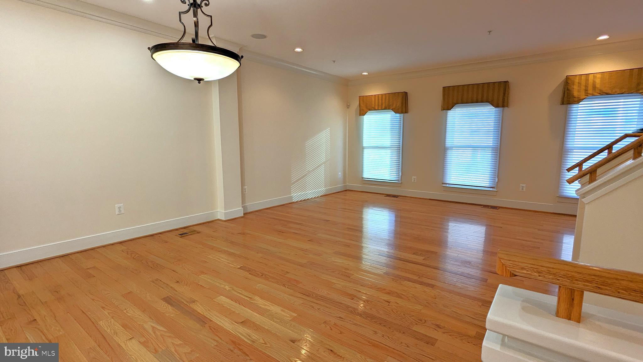 CENTERPOINTE - Residential