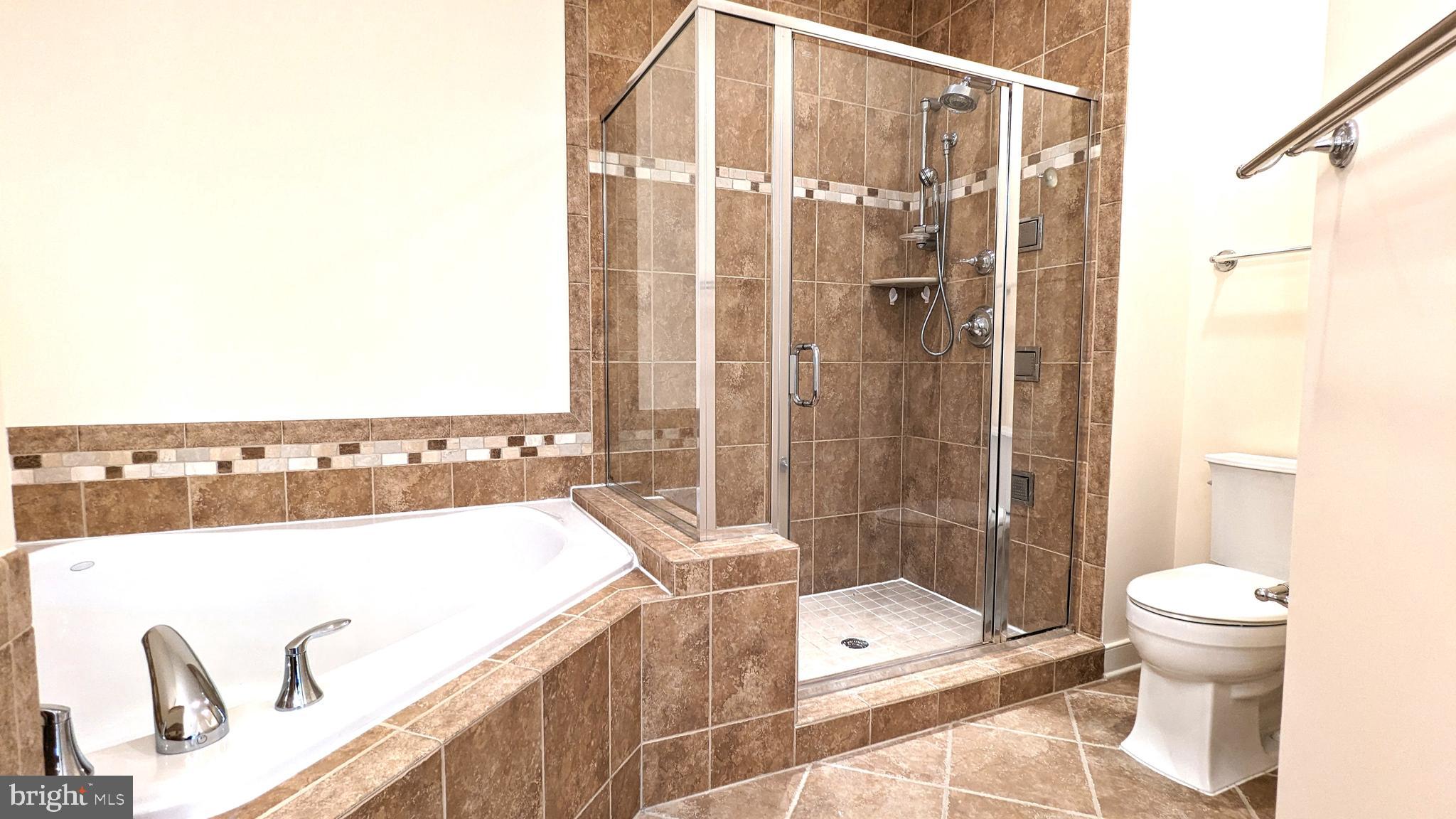 CENTERPOINTE - Residential