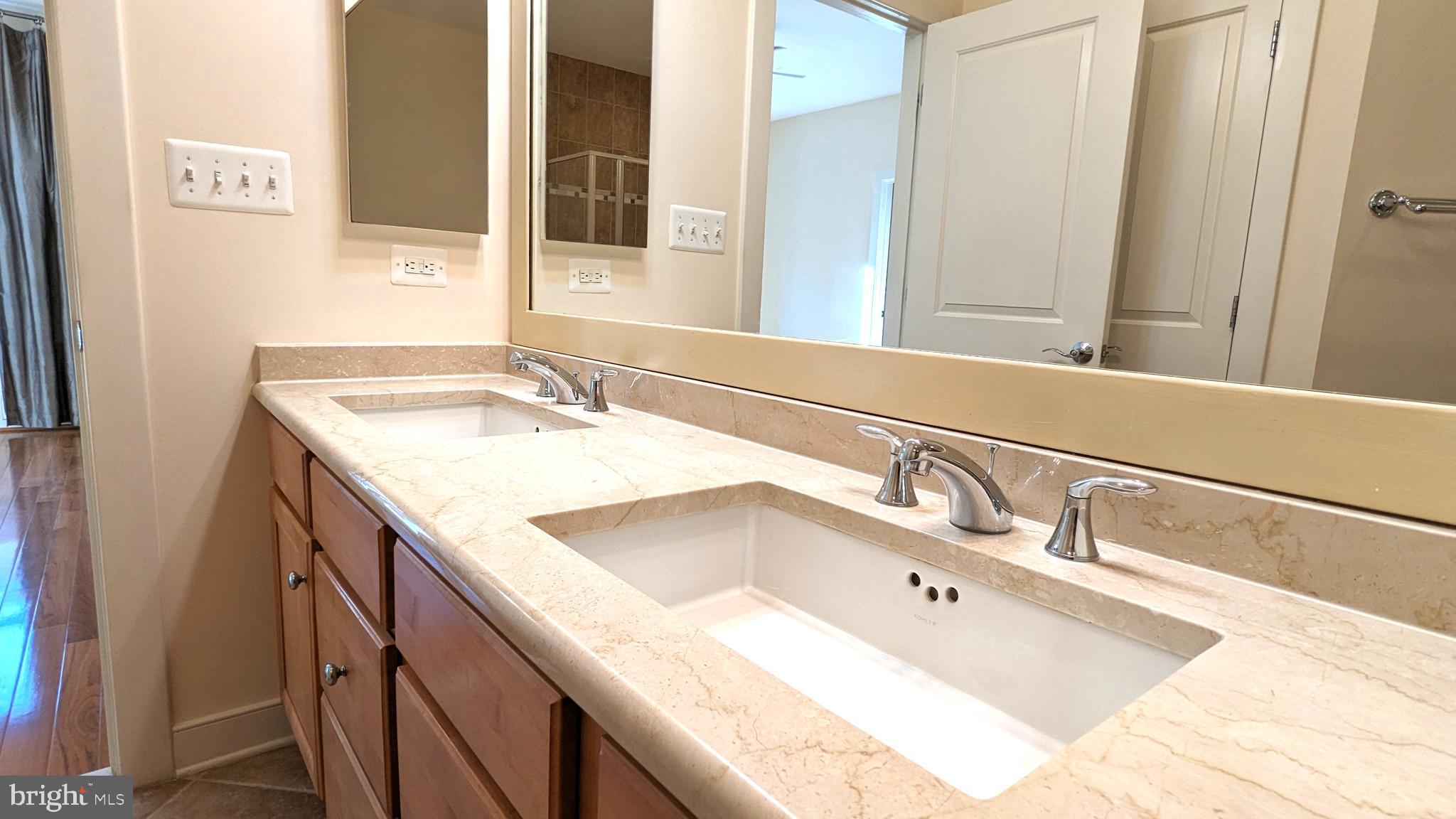 CENTERPOINTE - Residential