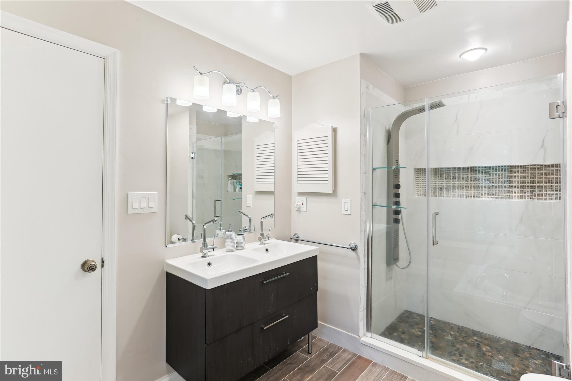 POTOMAC SPRINGS - Residential