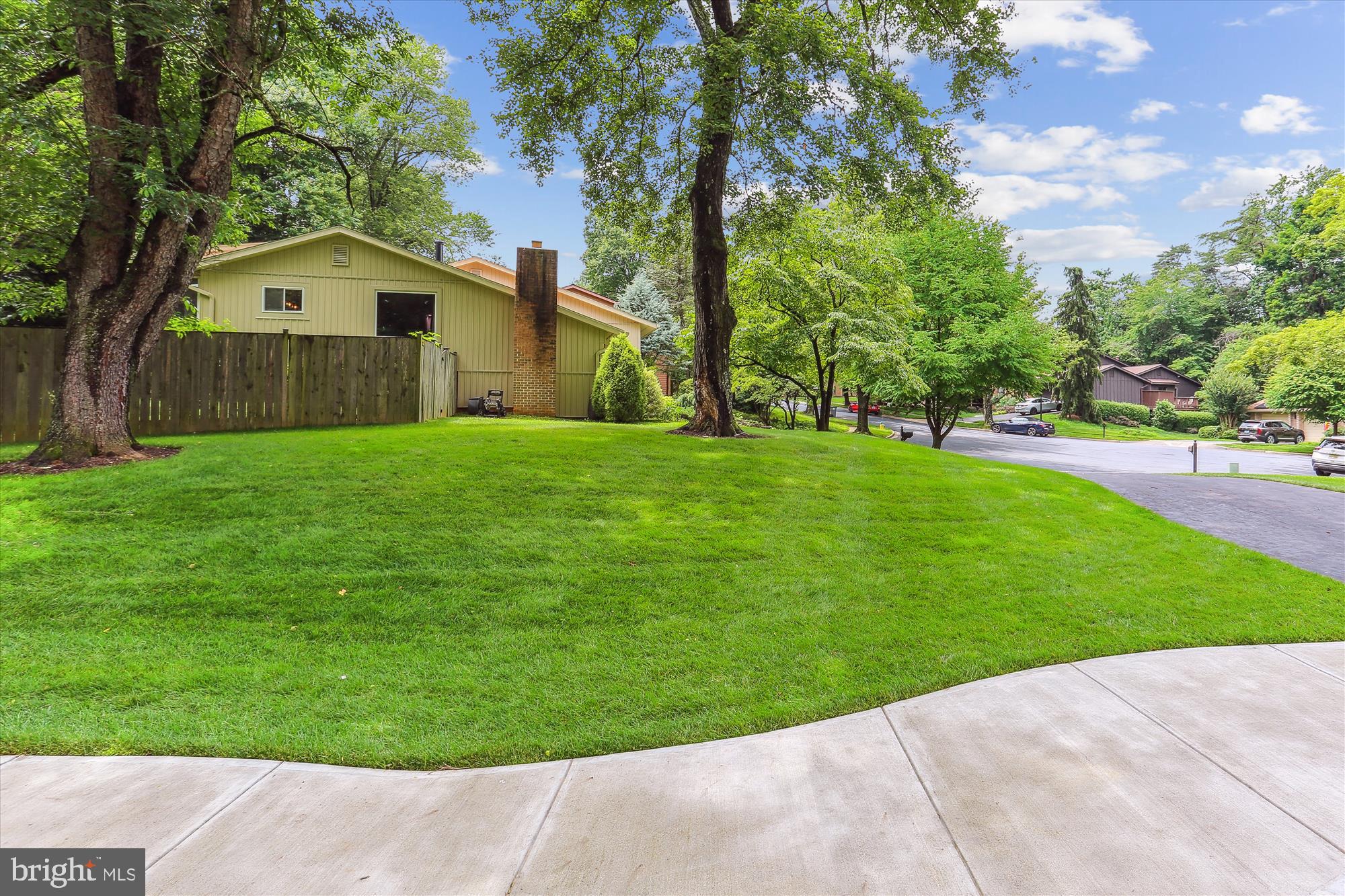 4 EAGLEBROOK COURT