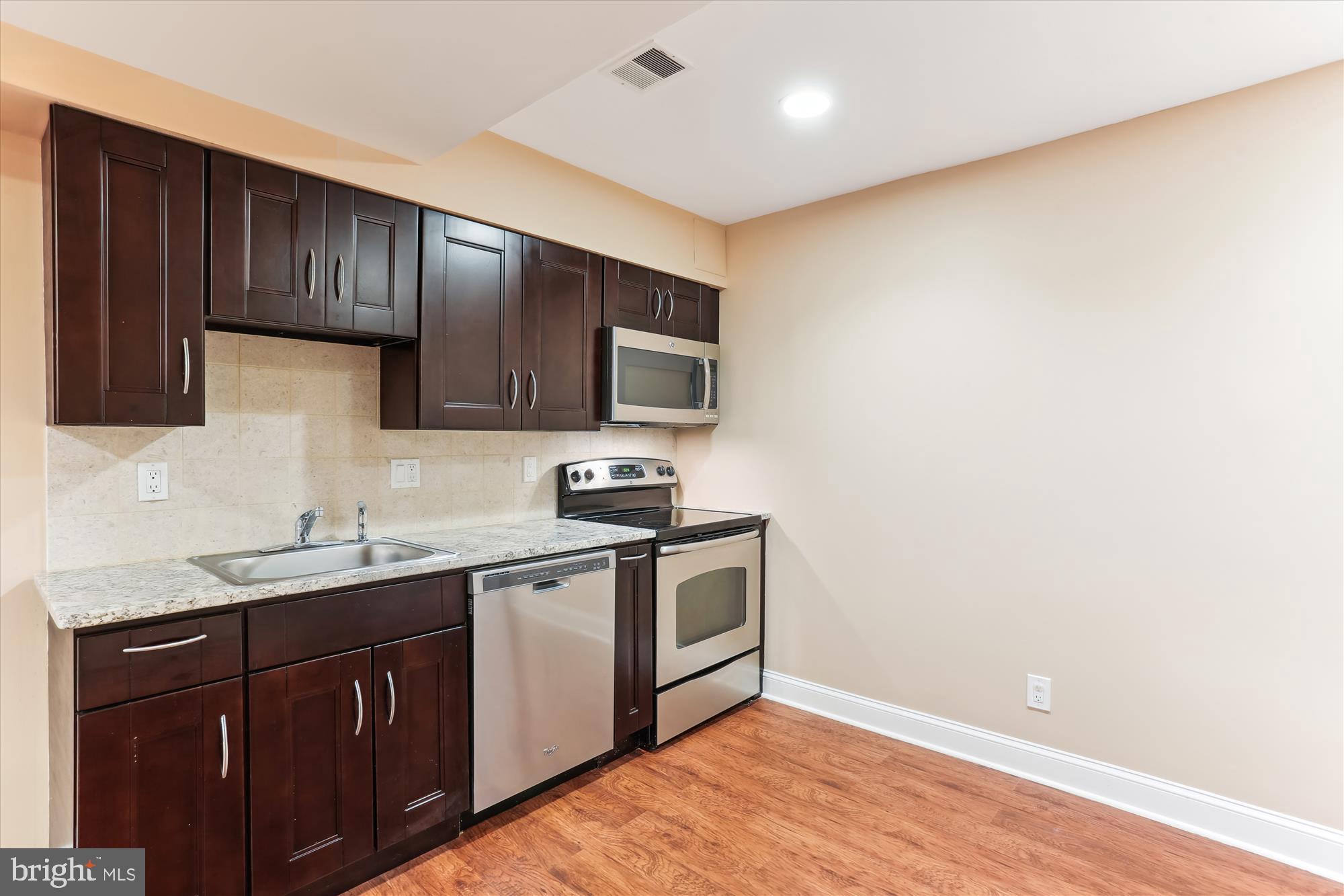 POTOMAC SPRINGS - Residential