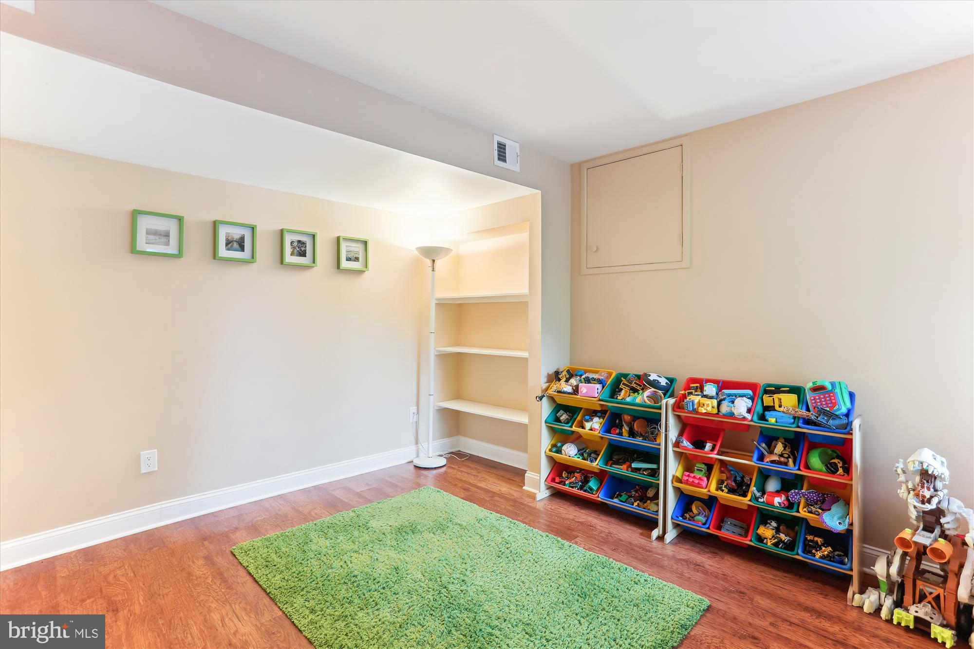 POTOMAC SPRINGS - Residential