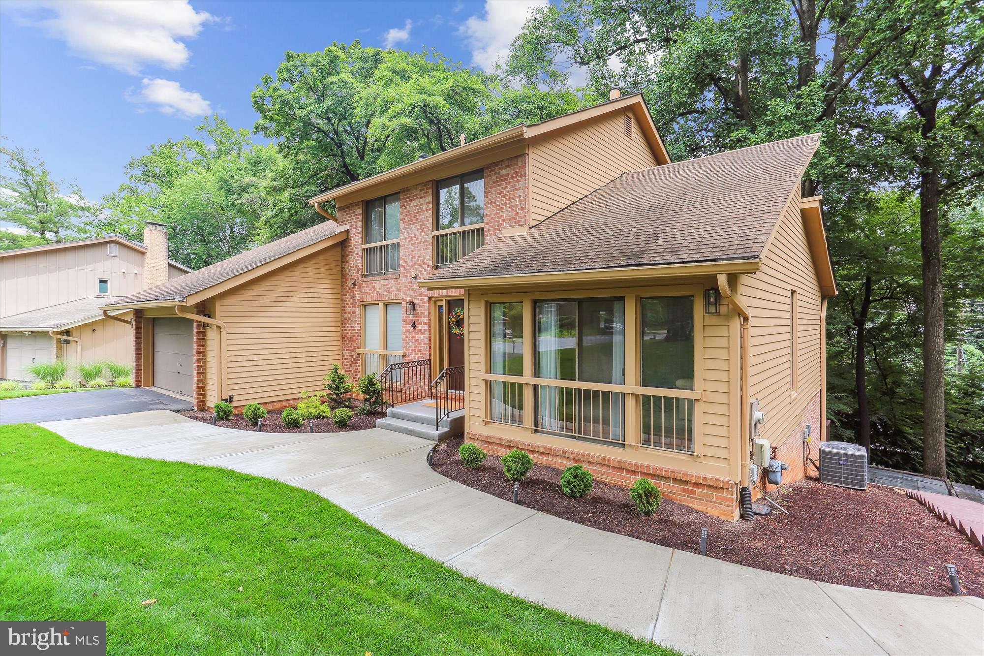 4 EAGLEBROOK COURT
