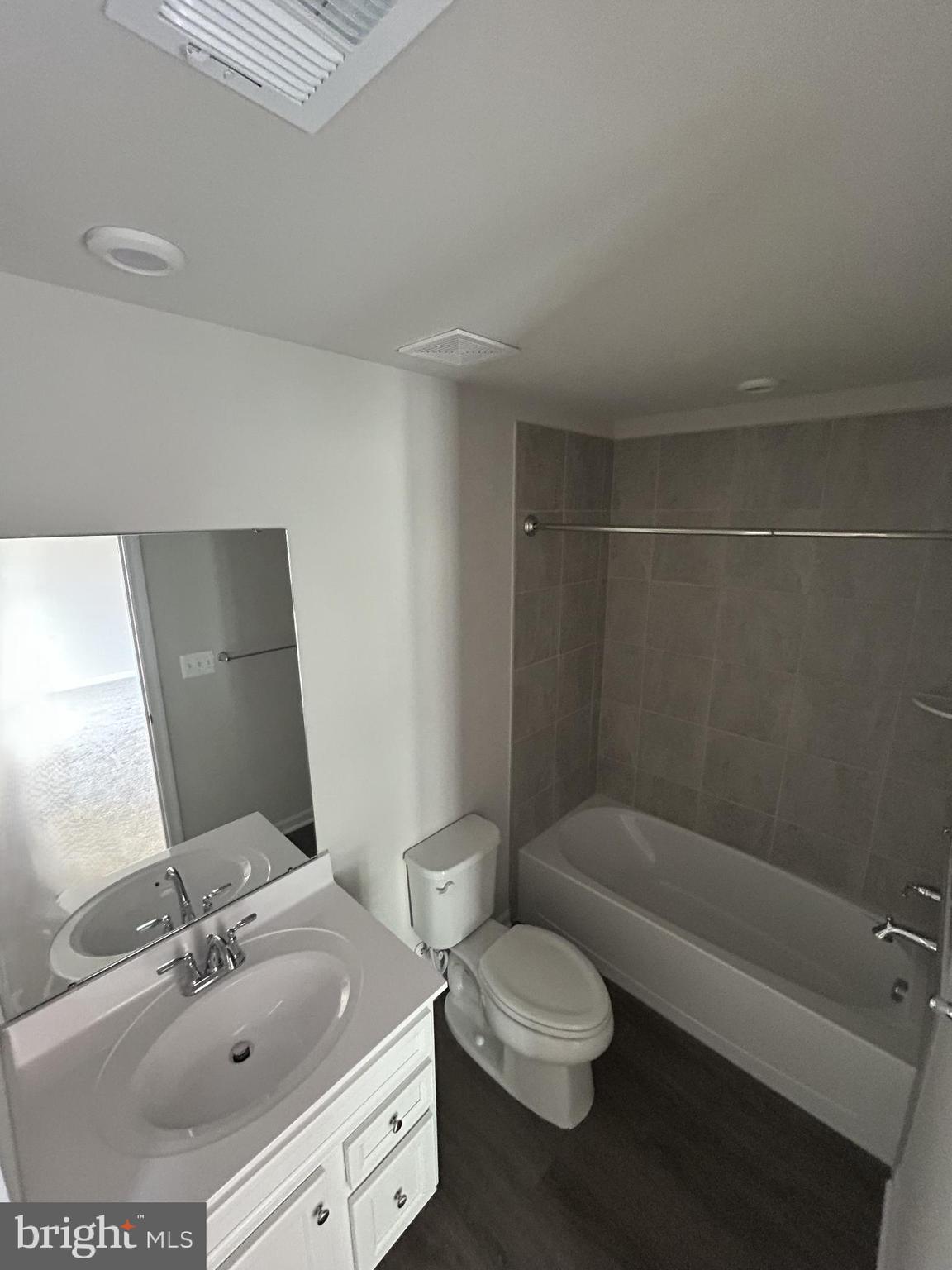 WILDERNESS SHORES - Residential Lease