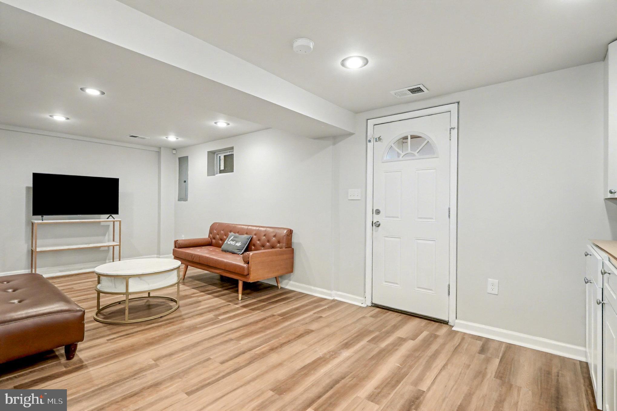 MICHIGAN PARK HILLS - Residential