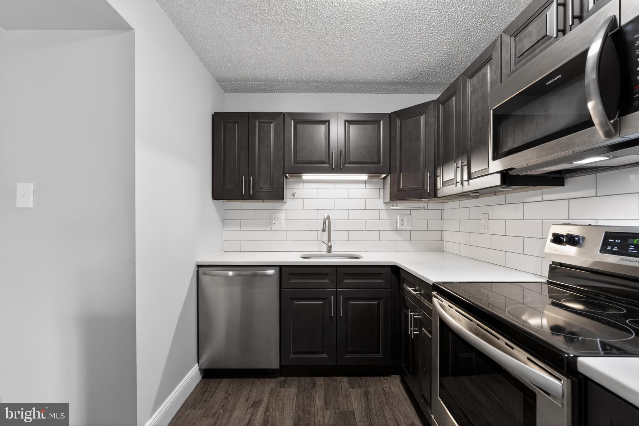 SAYBROOK VIL - Residential