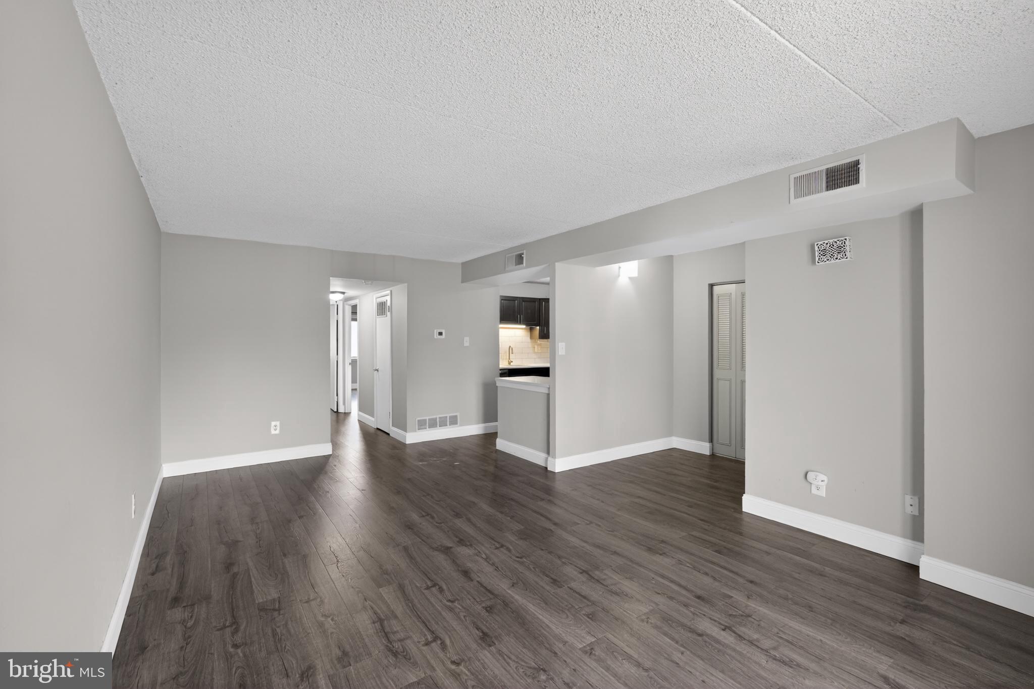 SAYBROOK VIL - Residential