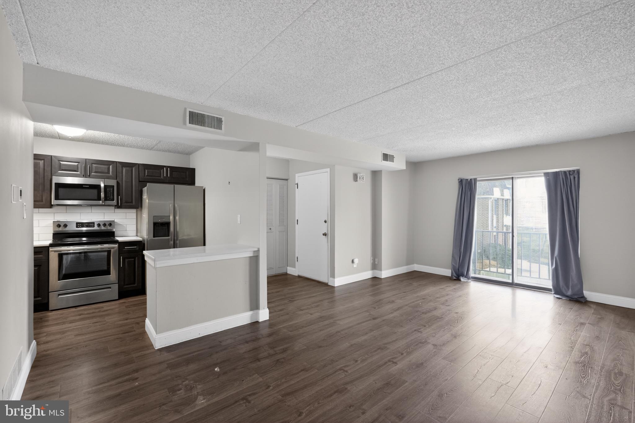 SAYBROOK VIL - Residential