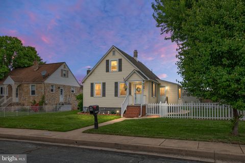 Photo of 402 Bayside Drive, BALTIMORE, MD 21222 (MLS # MDBC2163396)