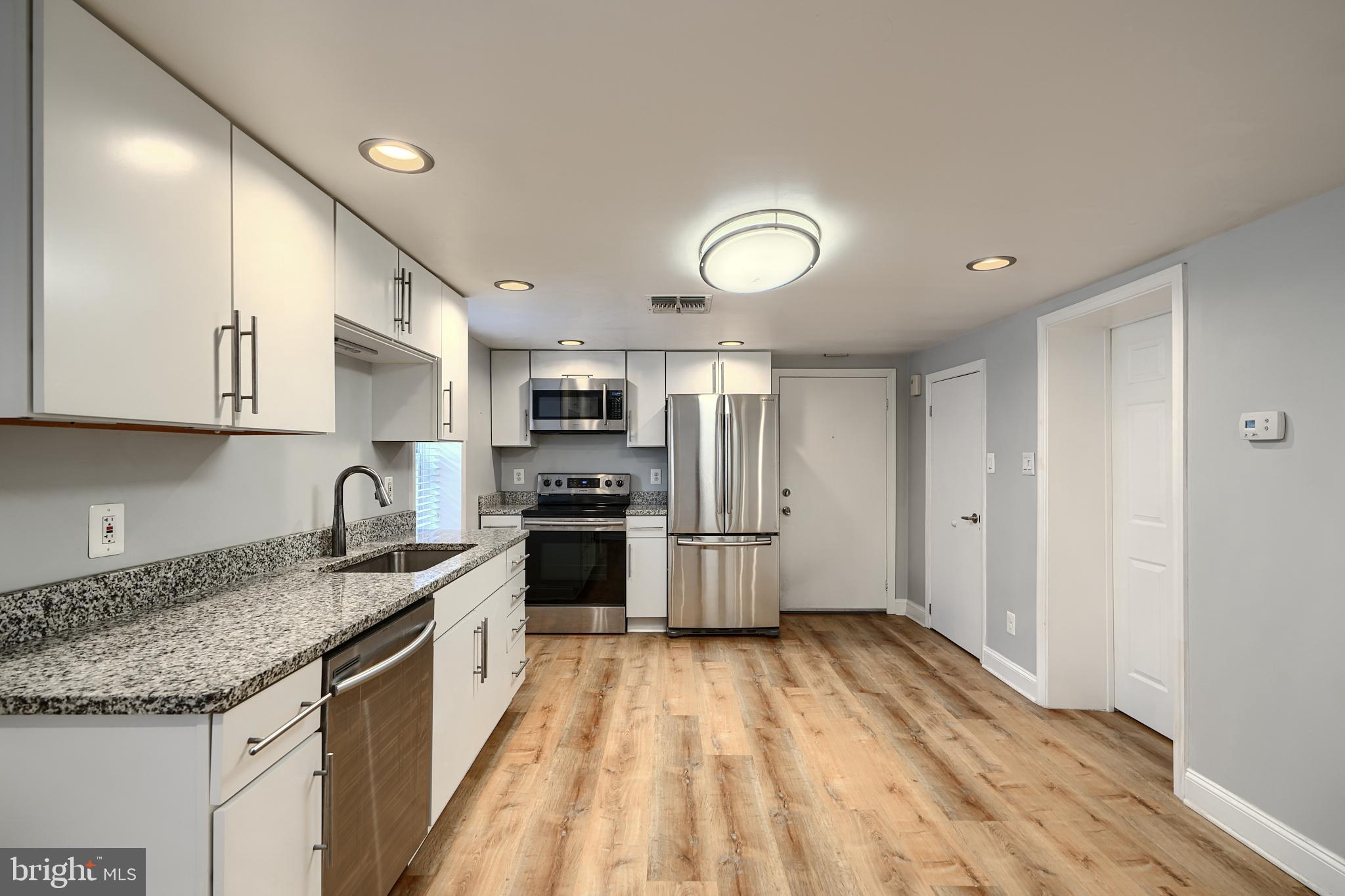 Phenomenal location between fells and Canton just a stones throw to the waterfront. 2 Bed one bath apartment recently renovated. Modern kitchen/living space with stainless appliances, 2 ample size bedrooms, nicely updated bath, and great storage. Convenient to JHH, all the best local shops and restaurants, 95 & 895.