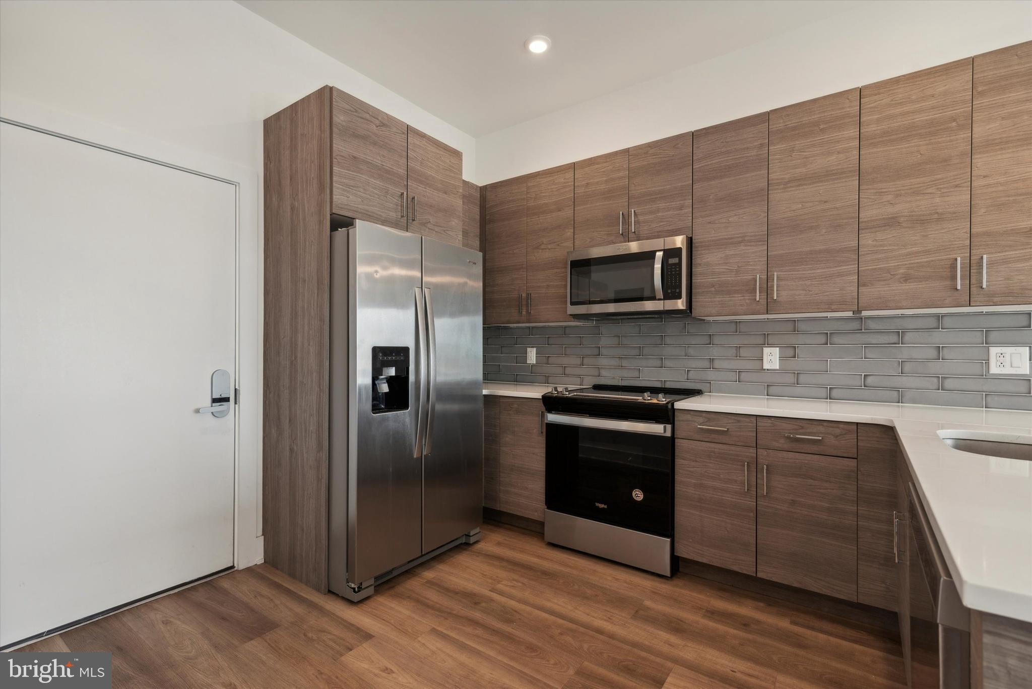 5545 PULASKI AVENUE 304