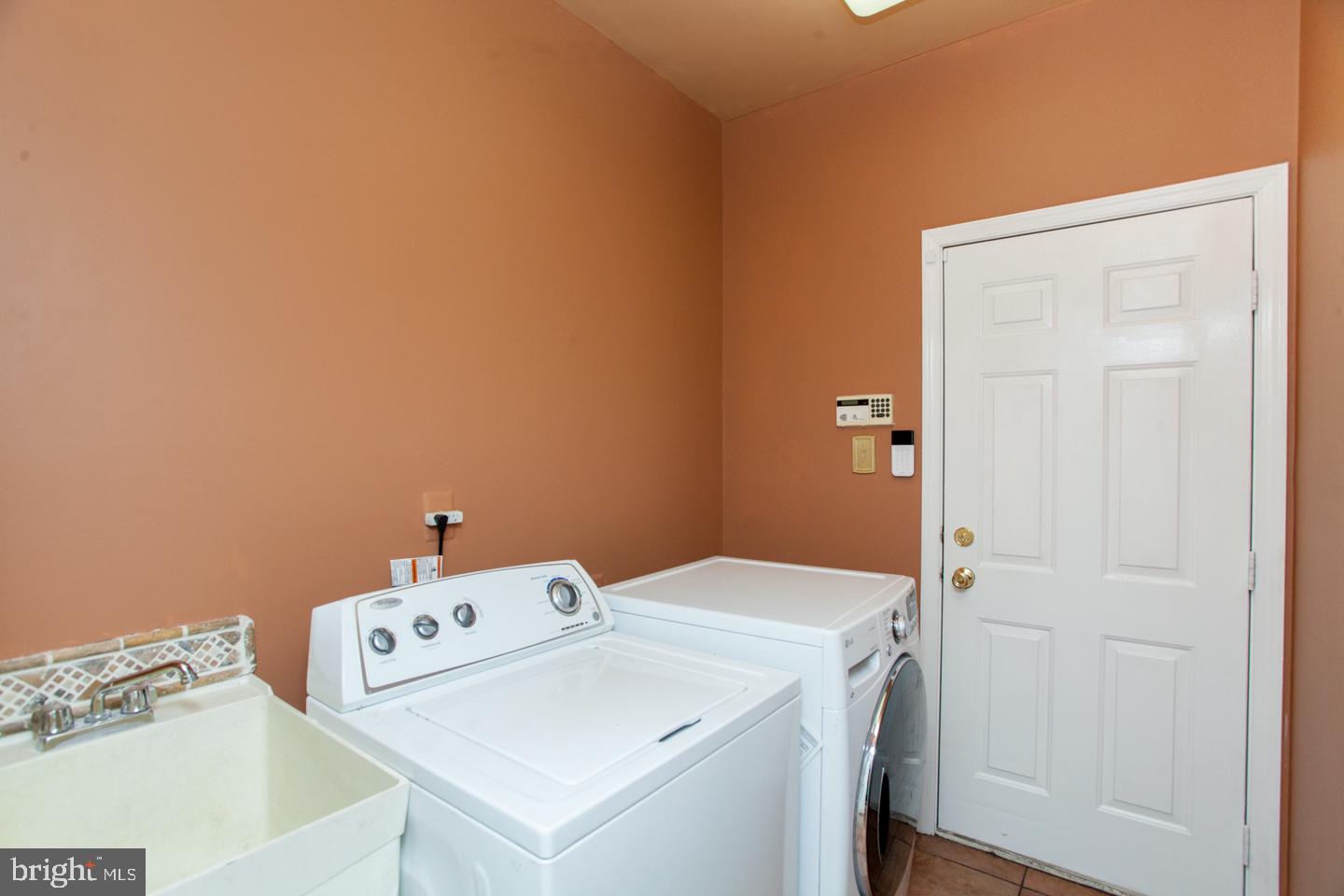 WARRINGTON HUNT - Residential