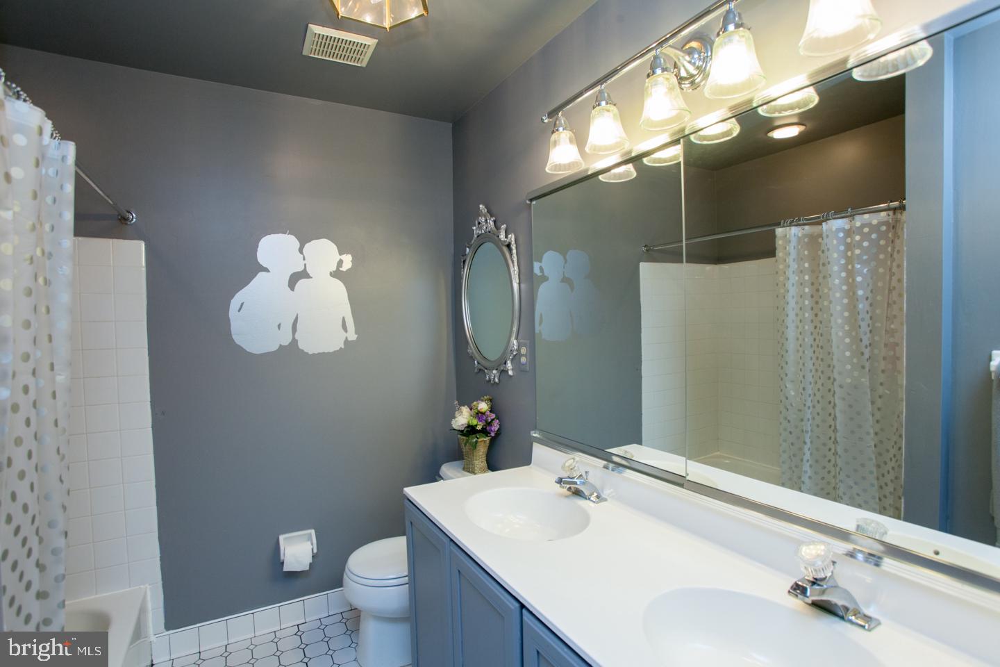 WARRINGTON HUNT - Residential