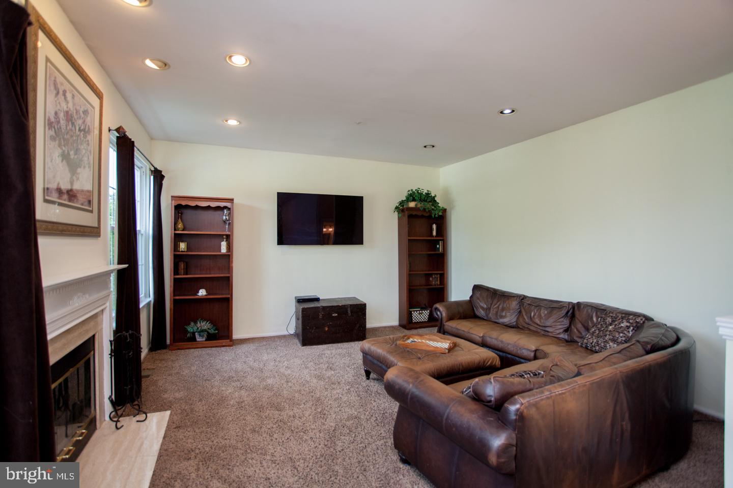 WARRINGTON HUNT - Residential