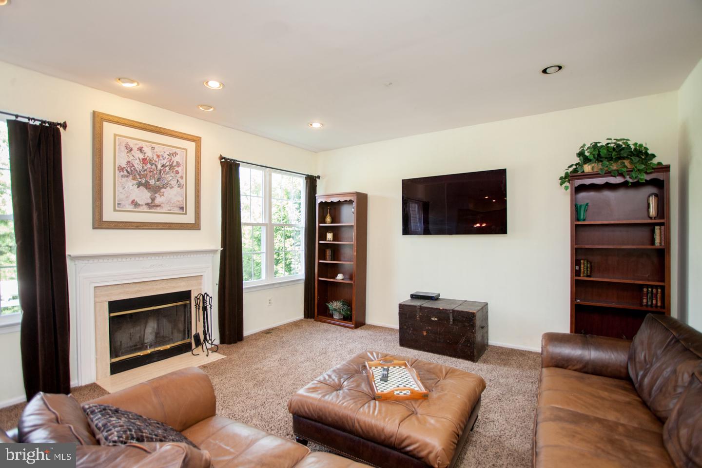 WARRINGTON HUNT - Residential