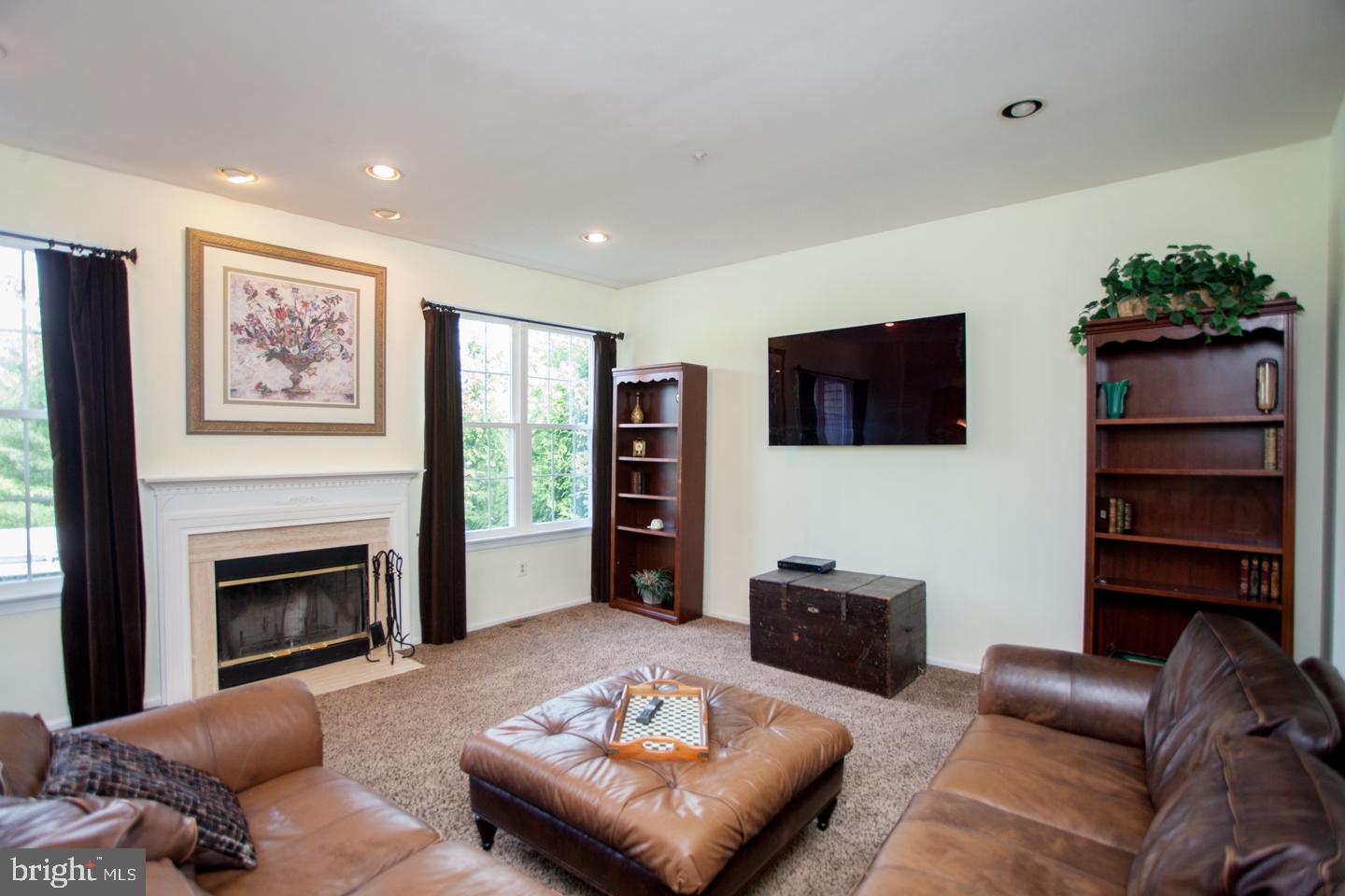 WARRINGTON HUNT - Residential