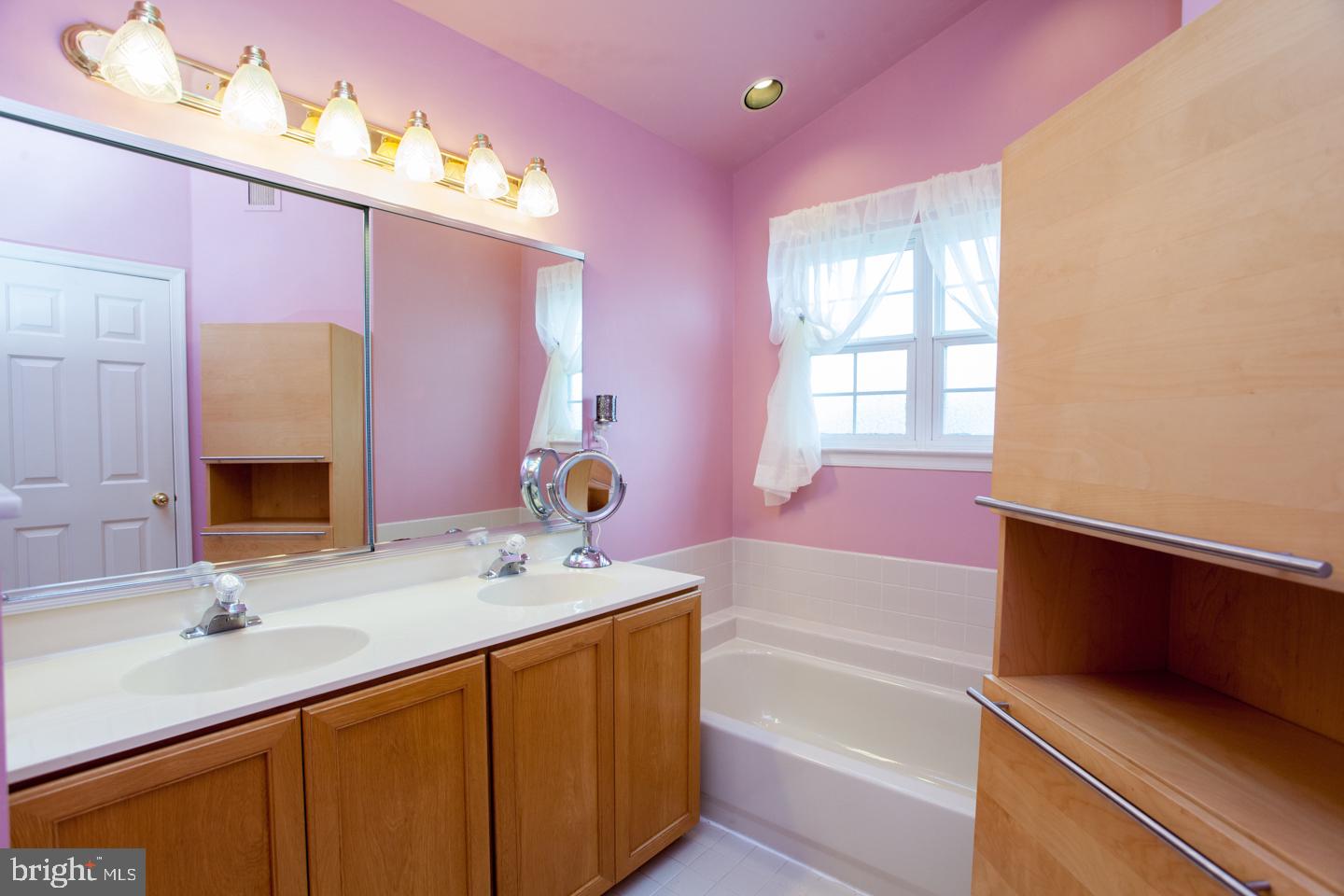 WARRINGTON HUNT - Residential