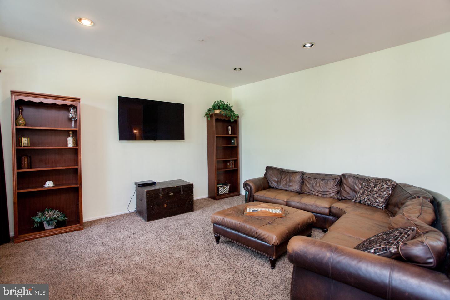 WARRINGTON HUNT - Residential