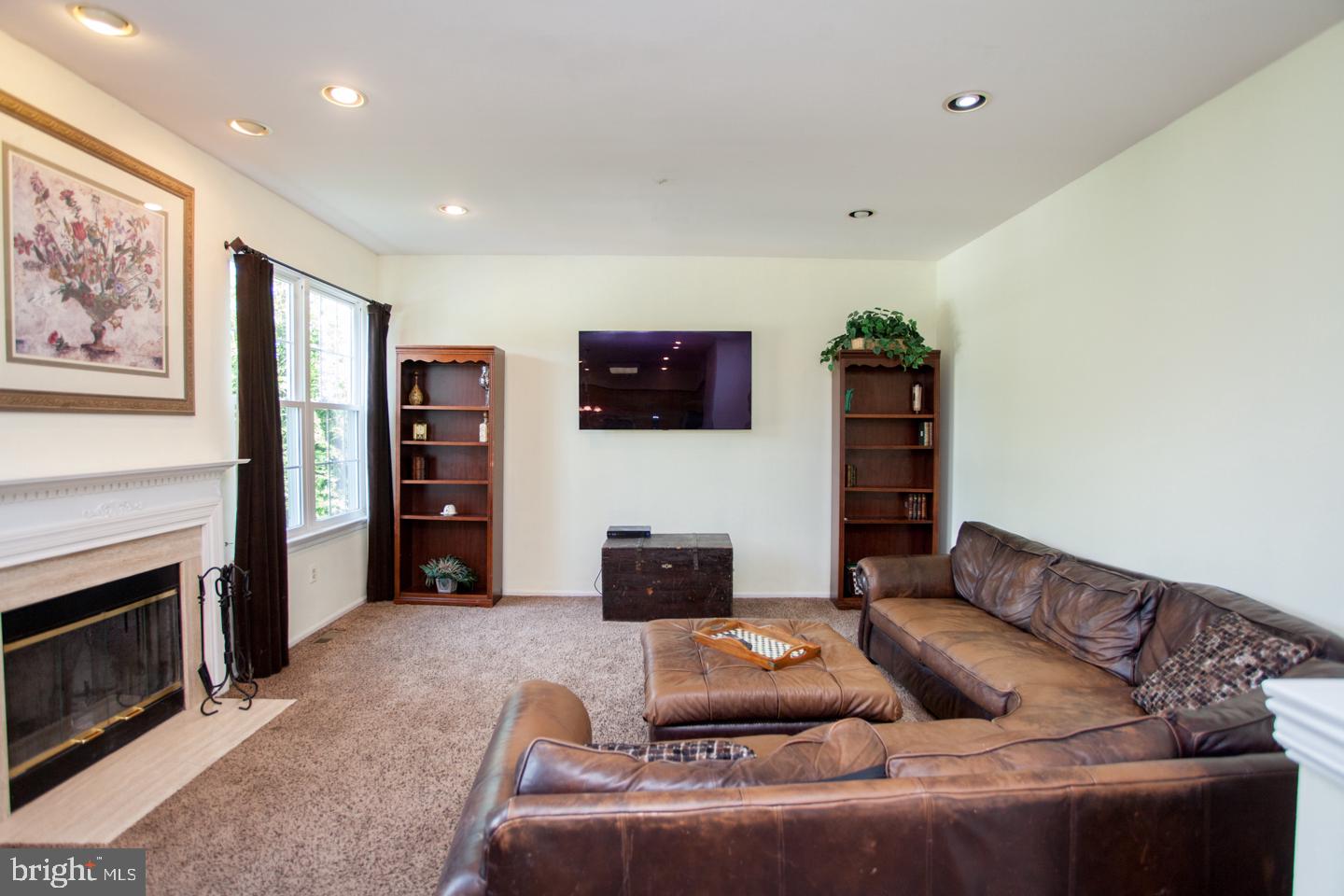 WARRINGTON HUNT - Residential