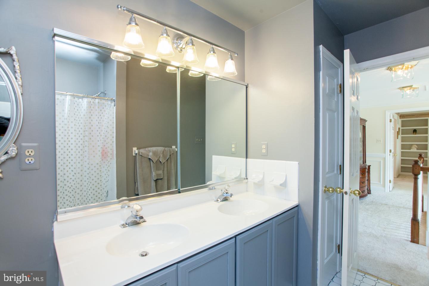 WARRINGTON HUNT - Residential