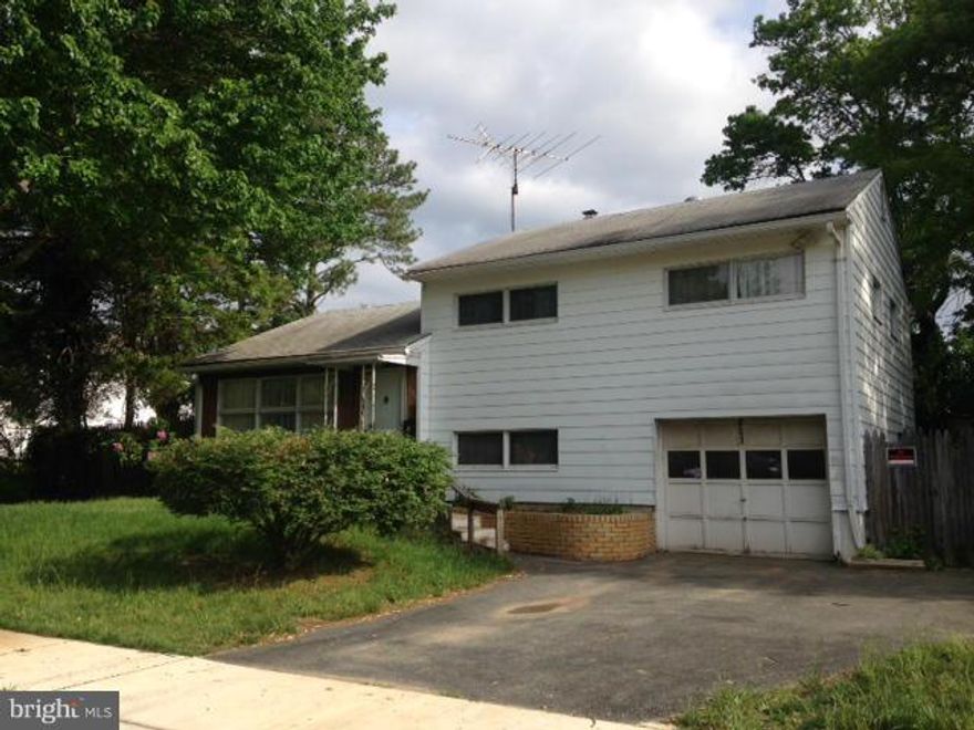 Estate Sale. Value Priced to move. Cash or Rehab Loan. Great potential. Home was lived in until recently.