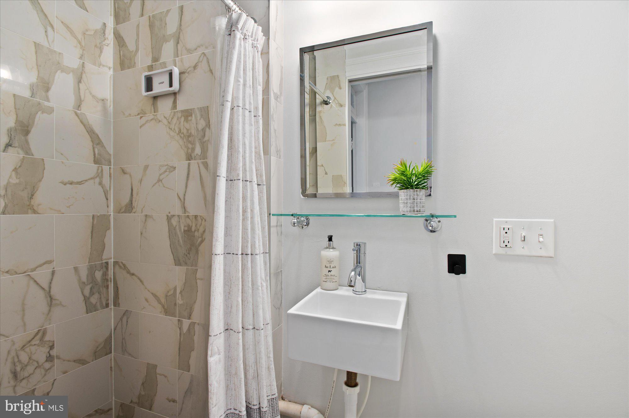 GLOVER PARK - Residential