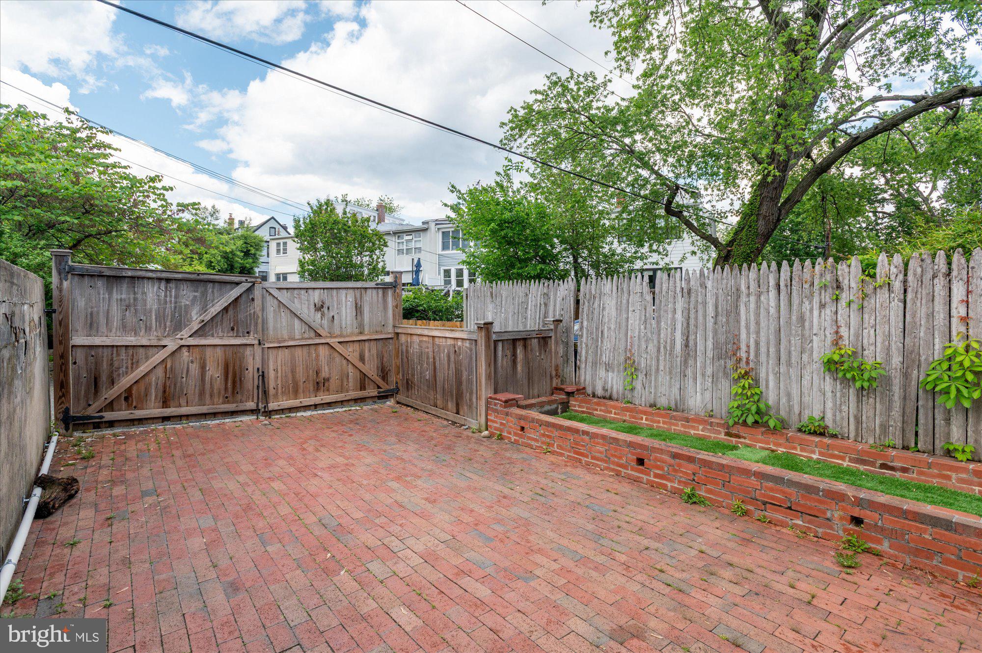 GLOVER PARK - Residential