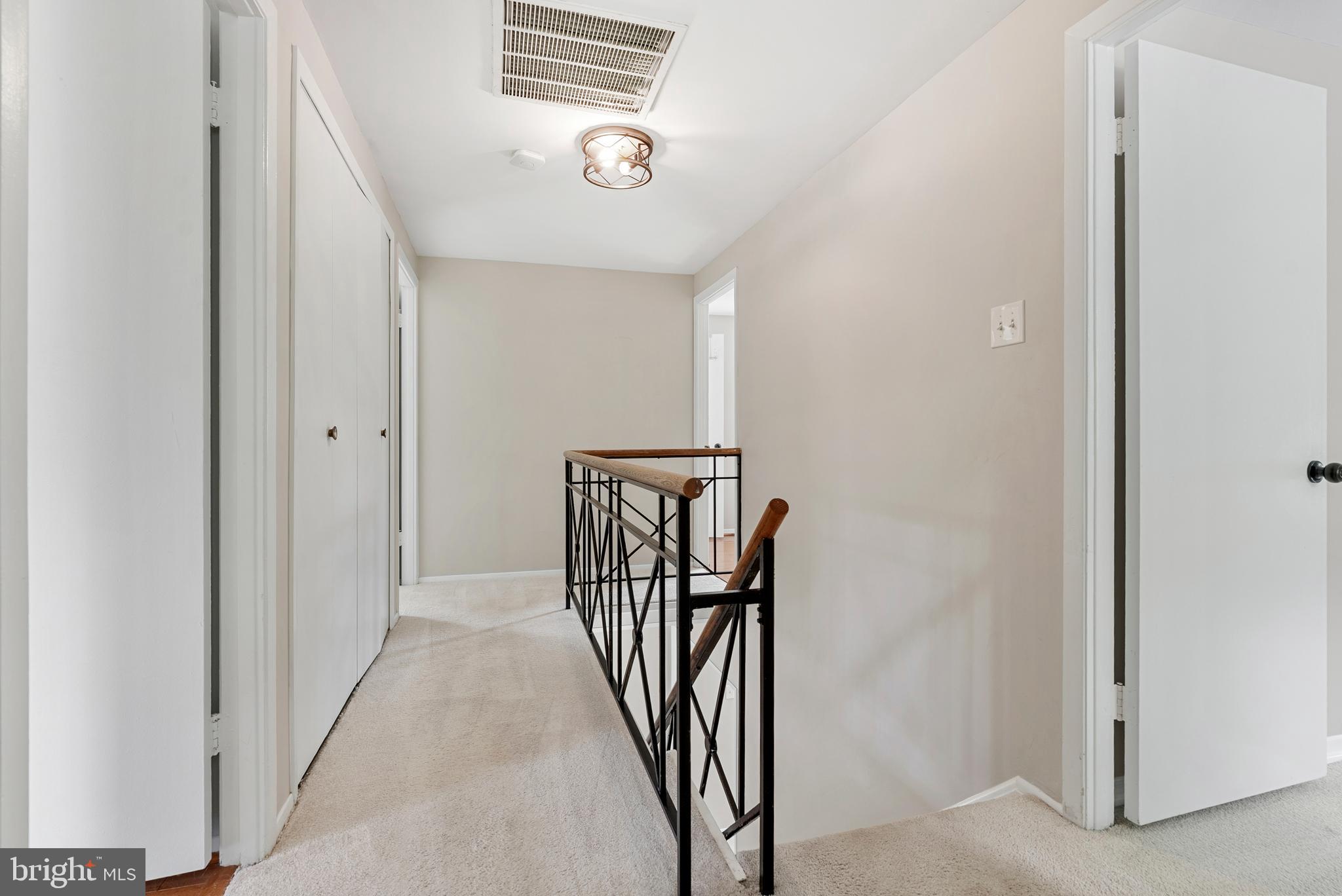 WHITEHALL - Residential