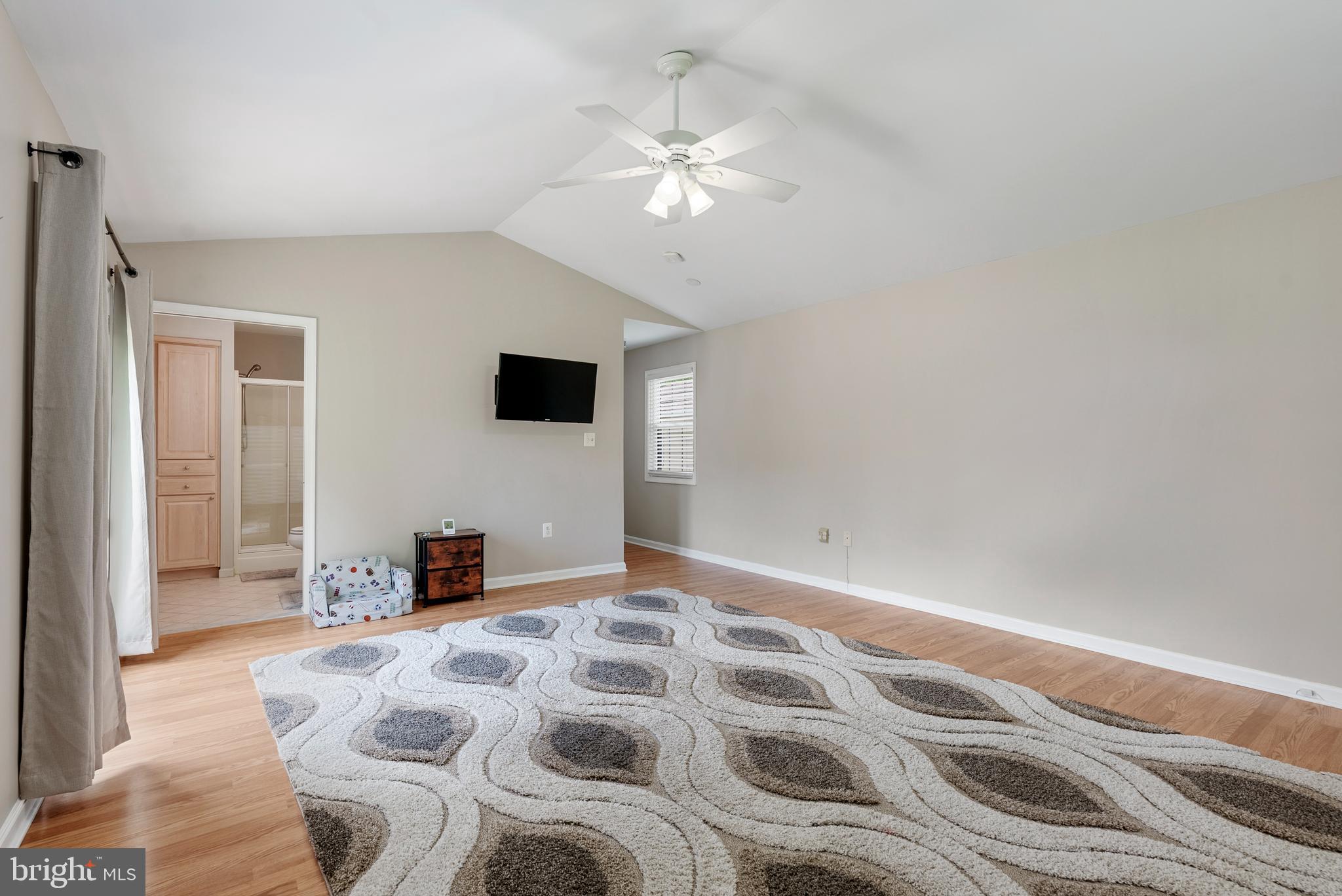 WHITEHALL - Residential