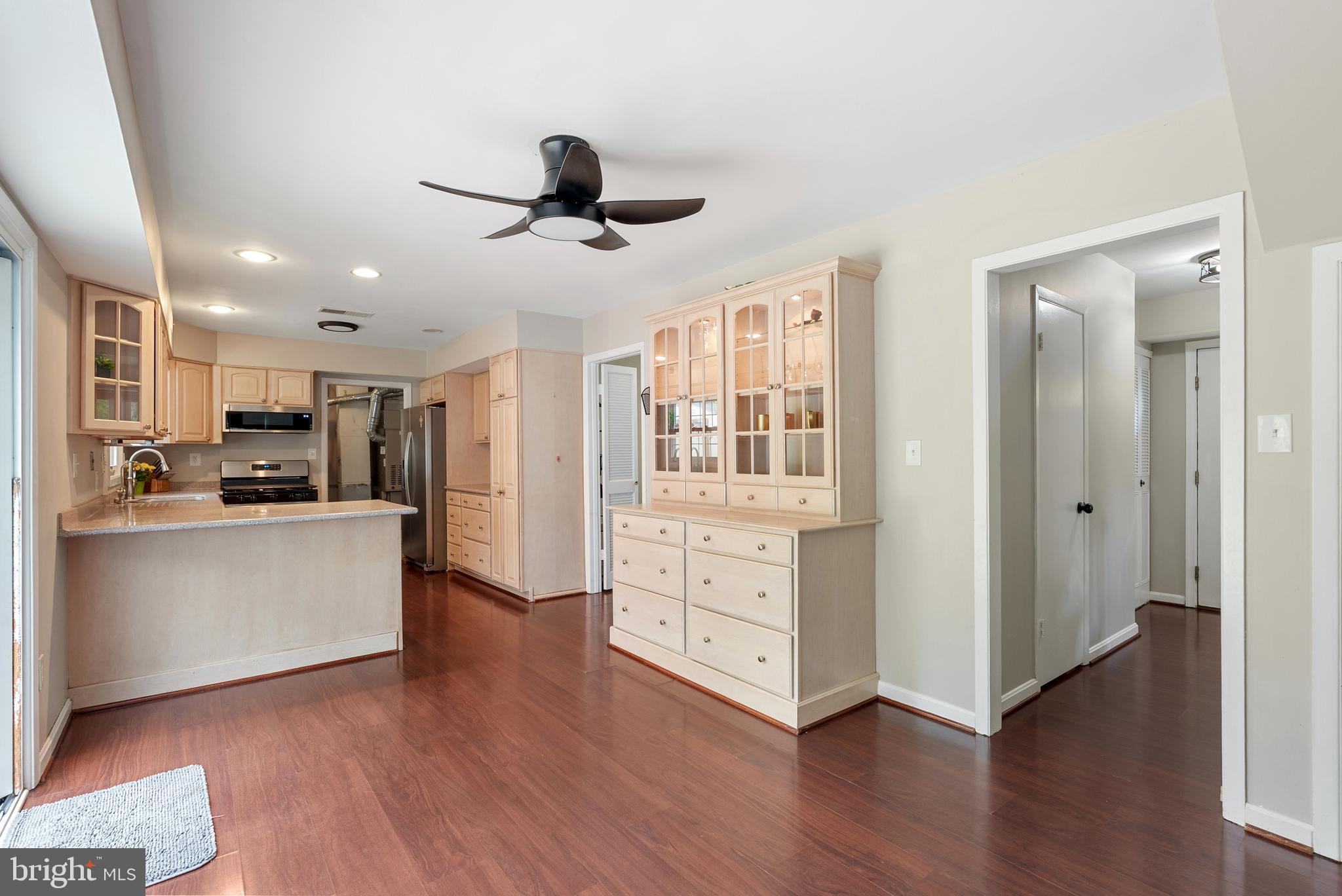 WHITEHALL - Residential
